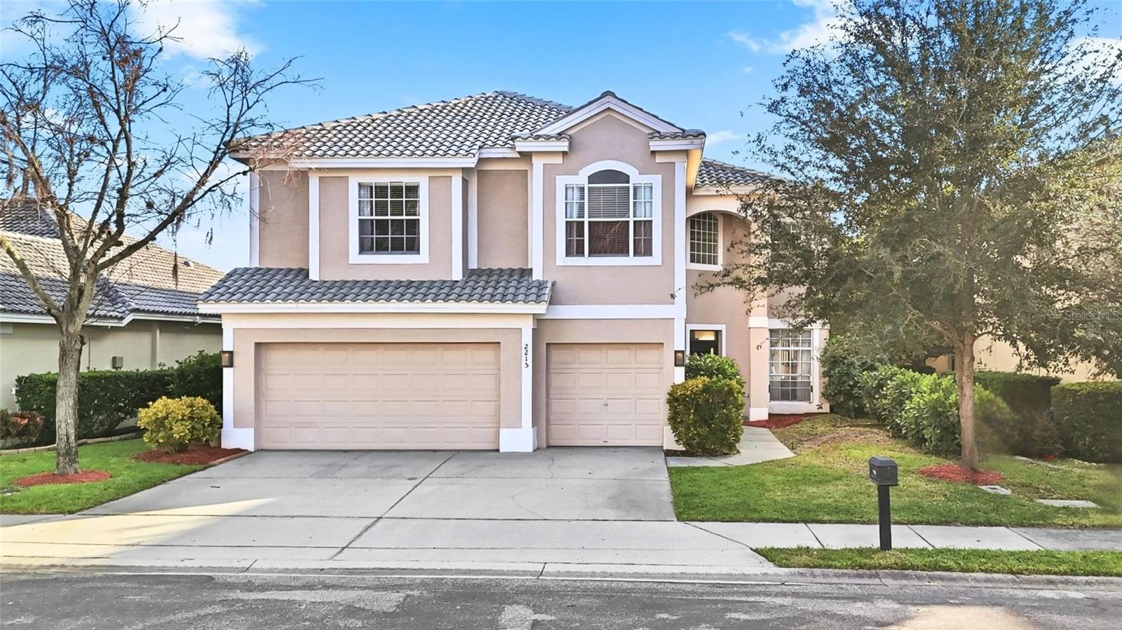 Single Family Residence in DUNEDIN, FL - Daniel Dourado