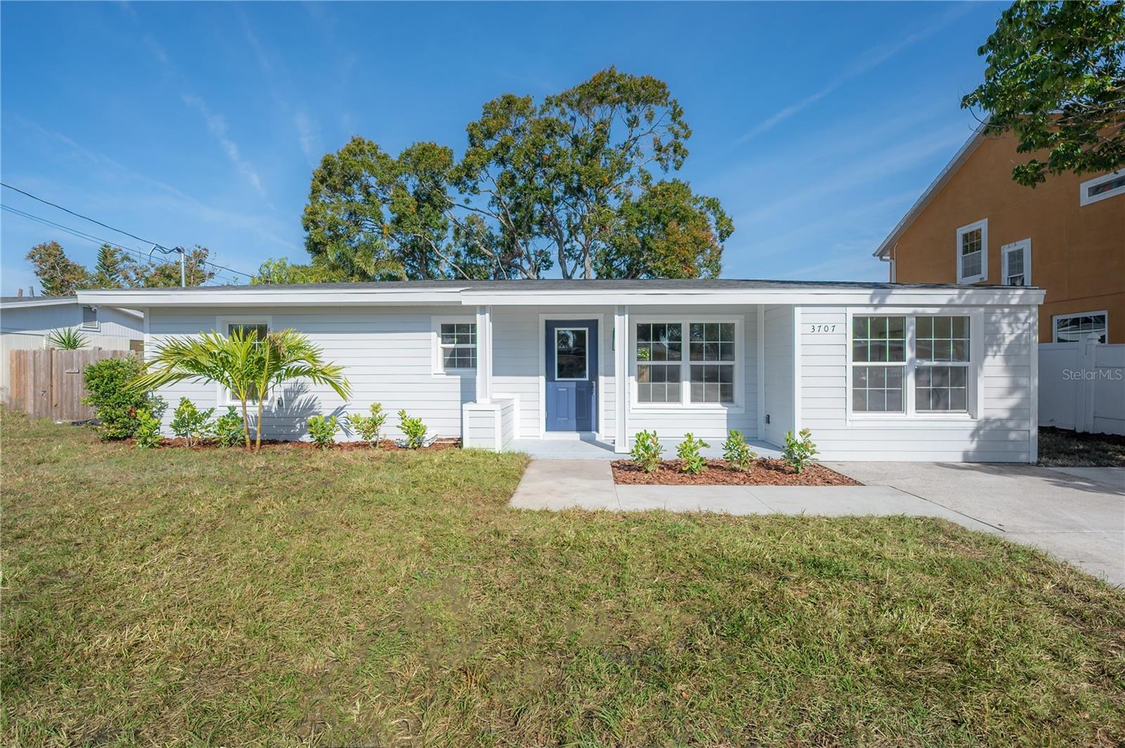 Single Family Residence in TAMPA, FL - Daniel Dourado