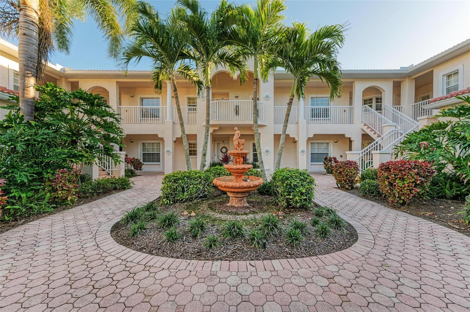 Condominium in SARASOTA, FL - Daniel Dourado