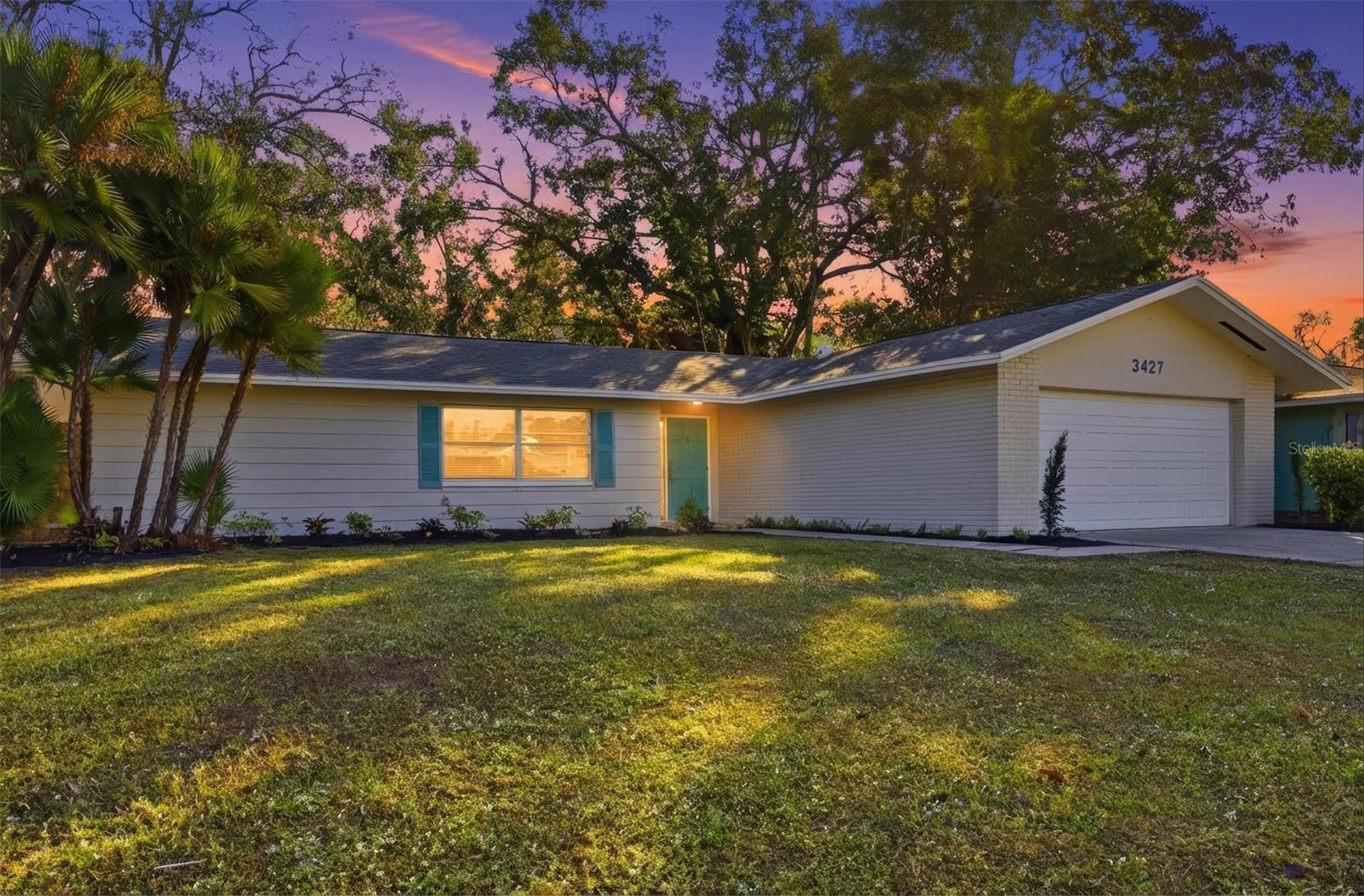 Single Family Residence in SARASOTA, FL - Daniel Dourado