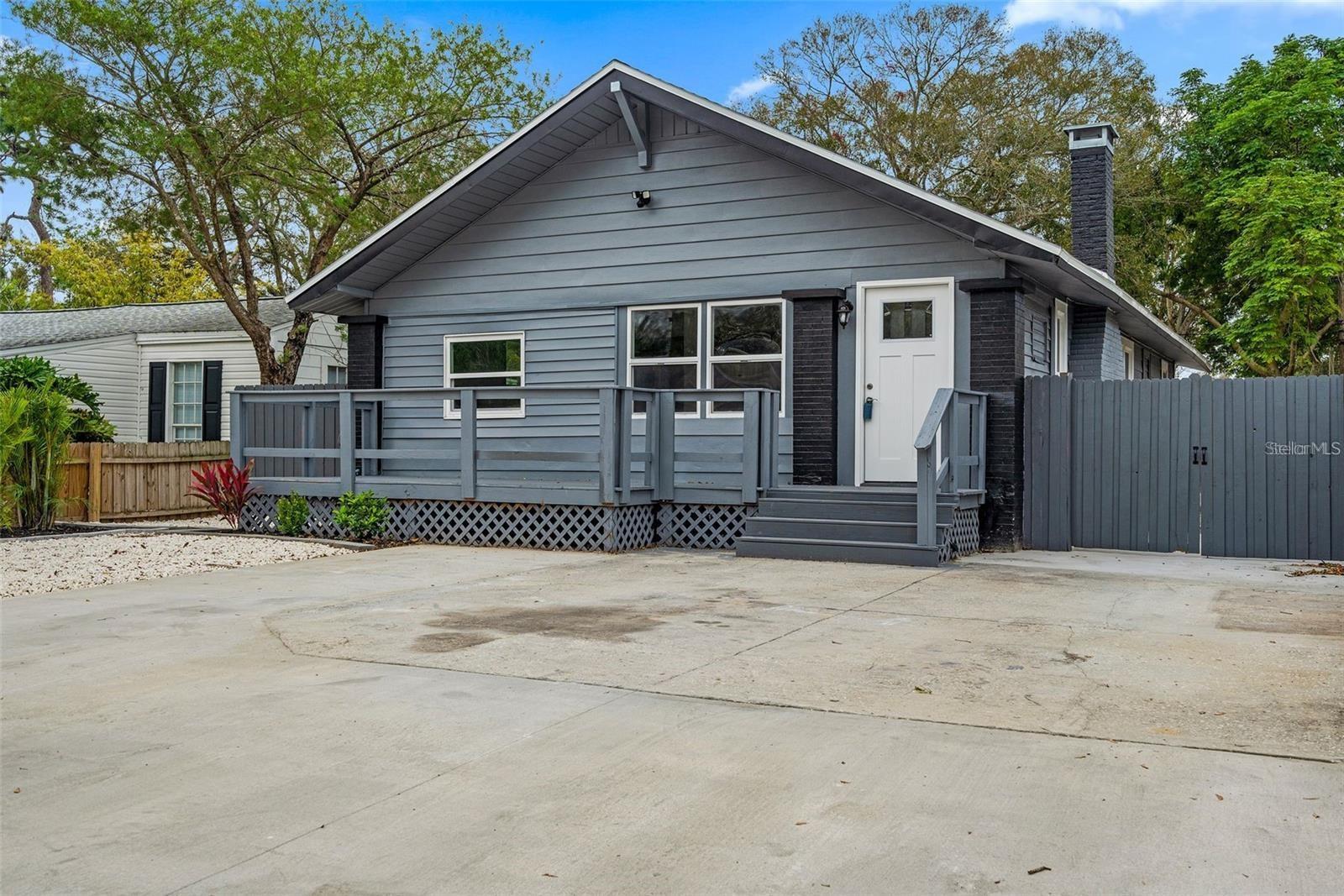 Single Family Residence em ST PETERSBURG, FL - Daniel Dourado