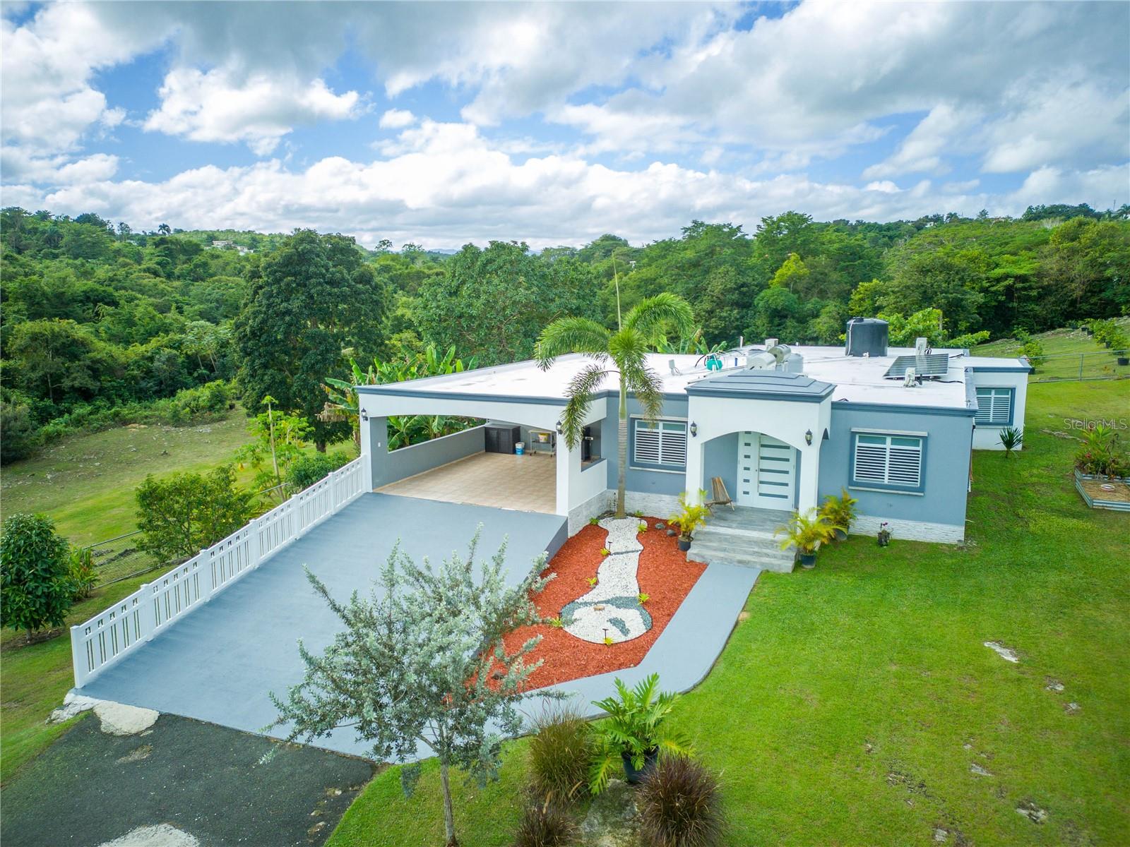 Single Family Residence in MOROVIS, PR - Daniel Dourado