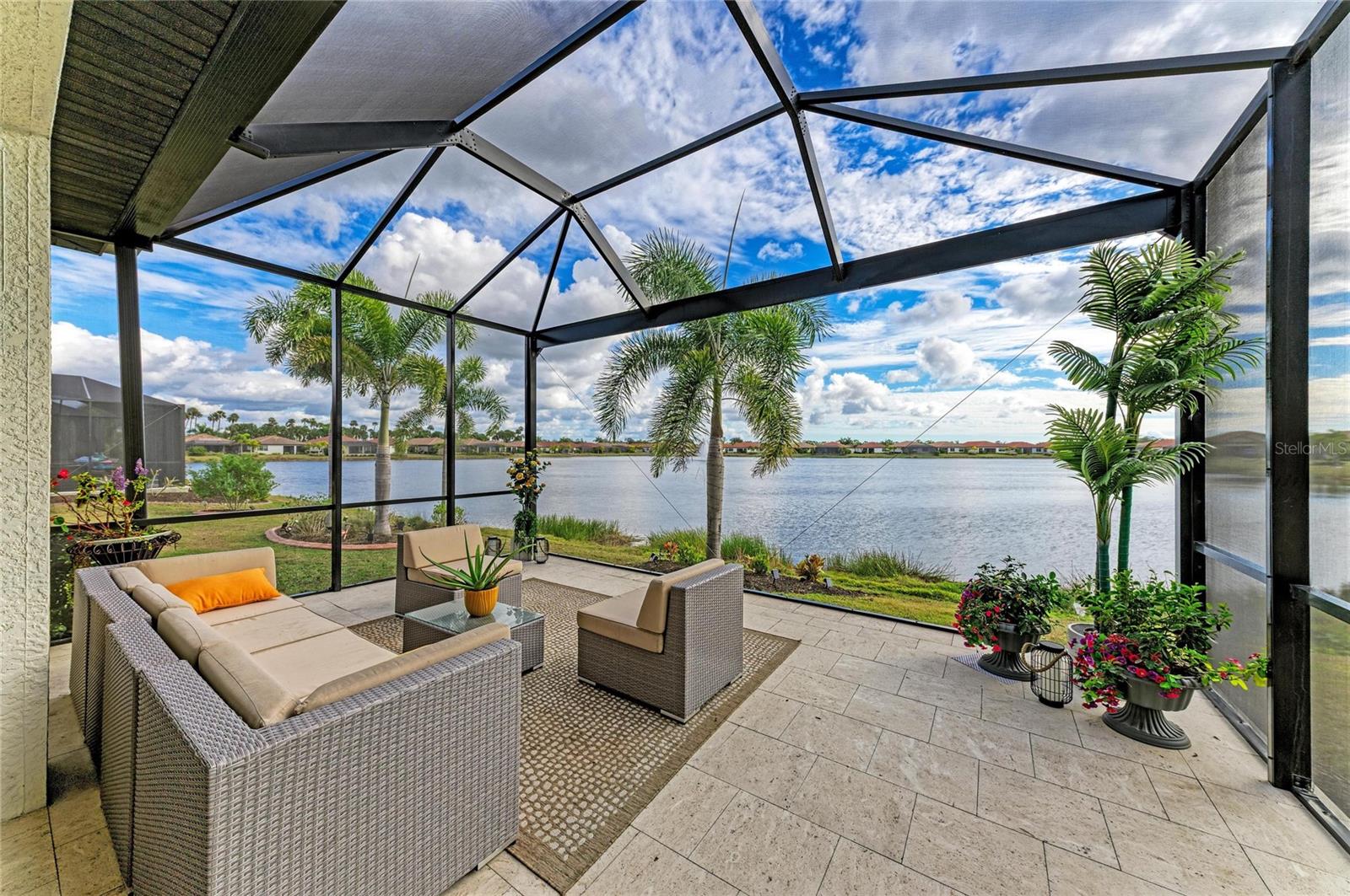 Single Family Residence in NOKOMIS, FL - Daniel Dourado