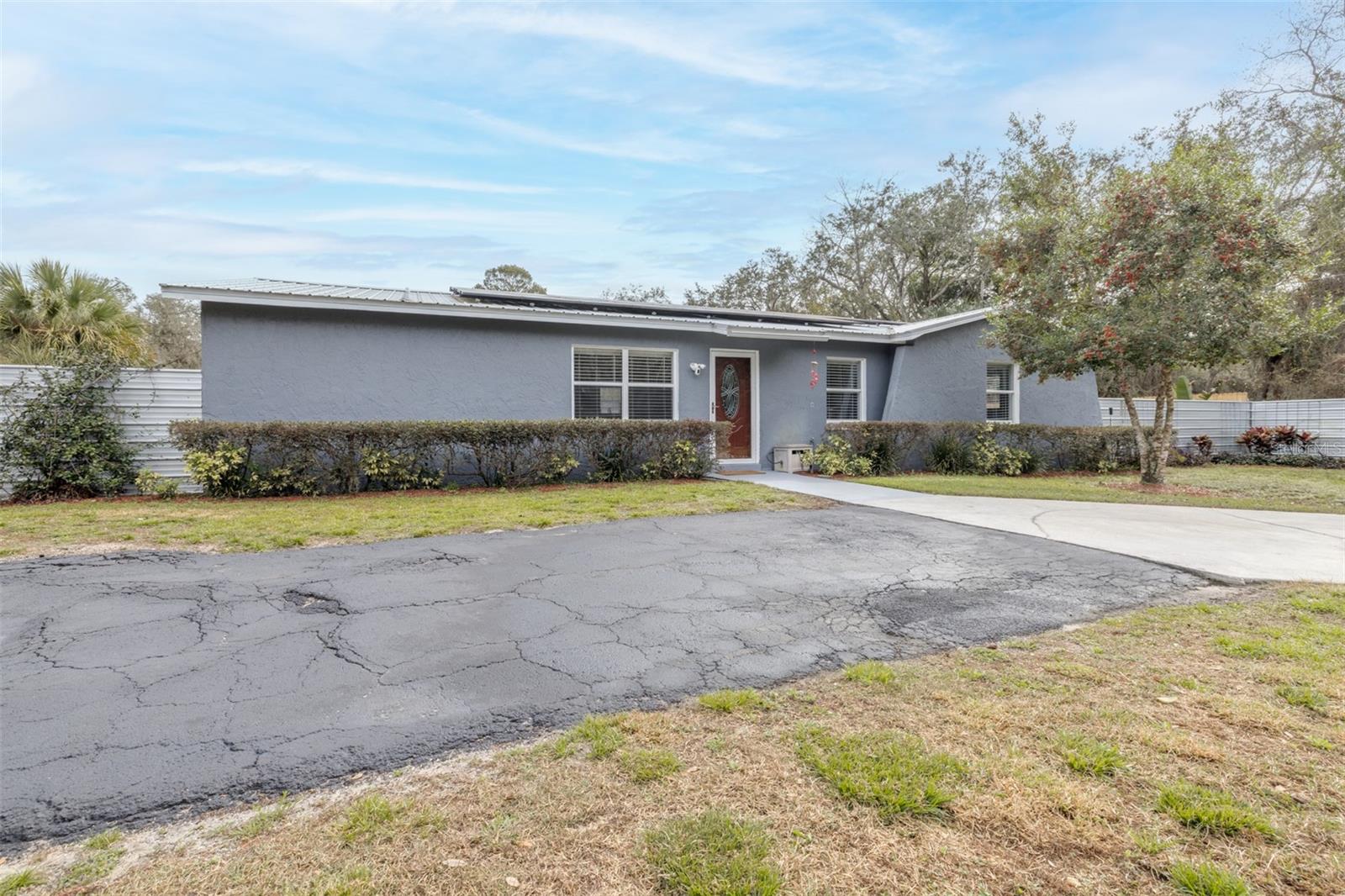 Single Family Residence in LAKE WALES, FL - Daniel Dourado