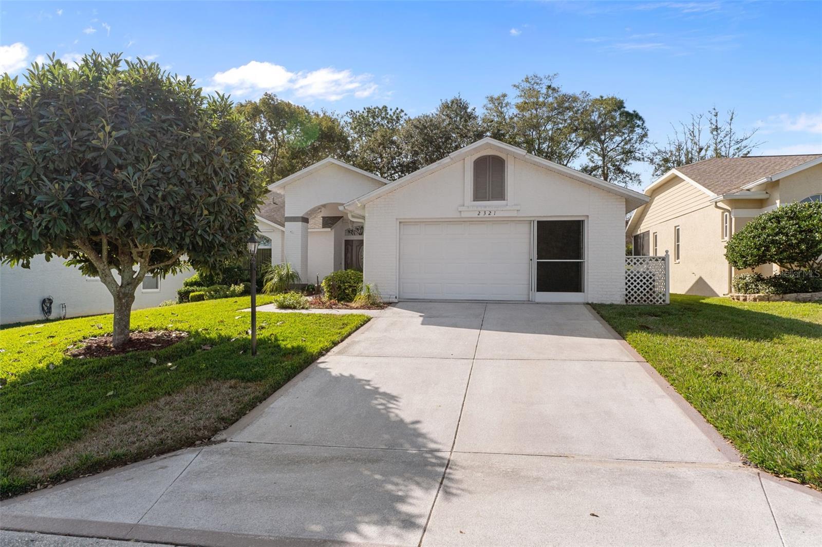 Single Family Residence em SPRING HILL, FL - Daniel Dourado