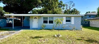 Single Family Residence em PINELLAS PARK, FL - Daniel Dourado