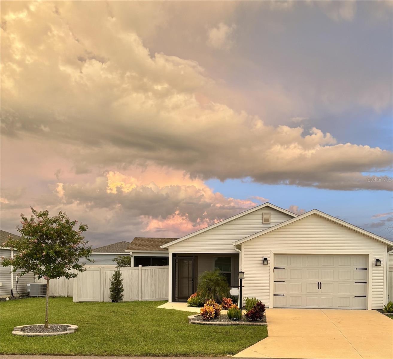 Single Family Residence em THE VILLAGES, FL - Daniel Dourado