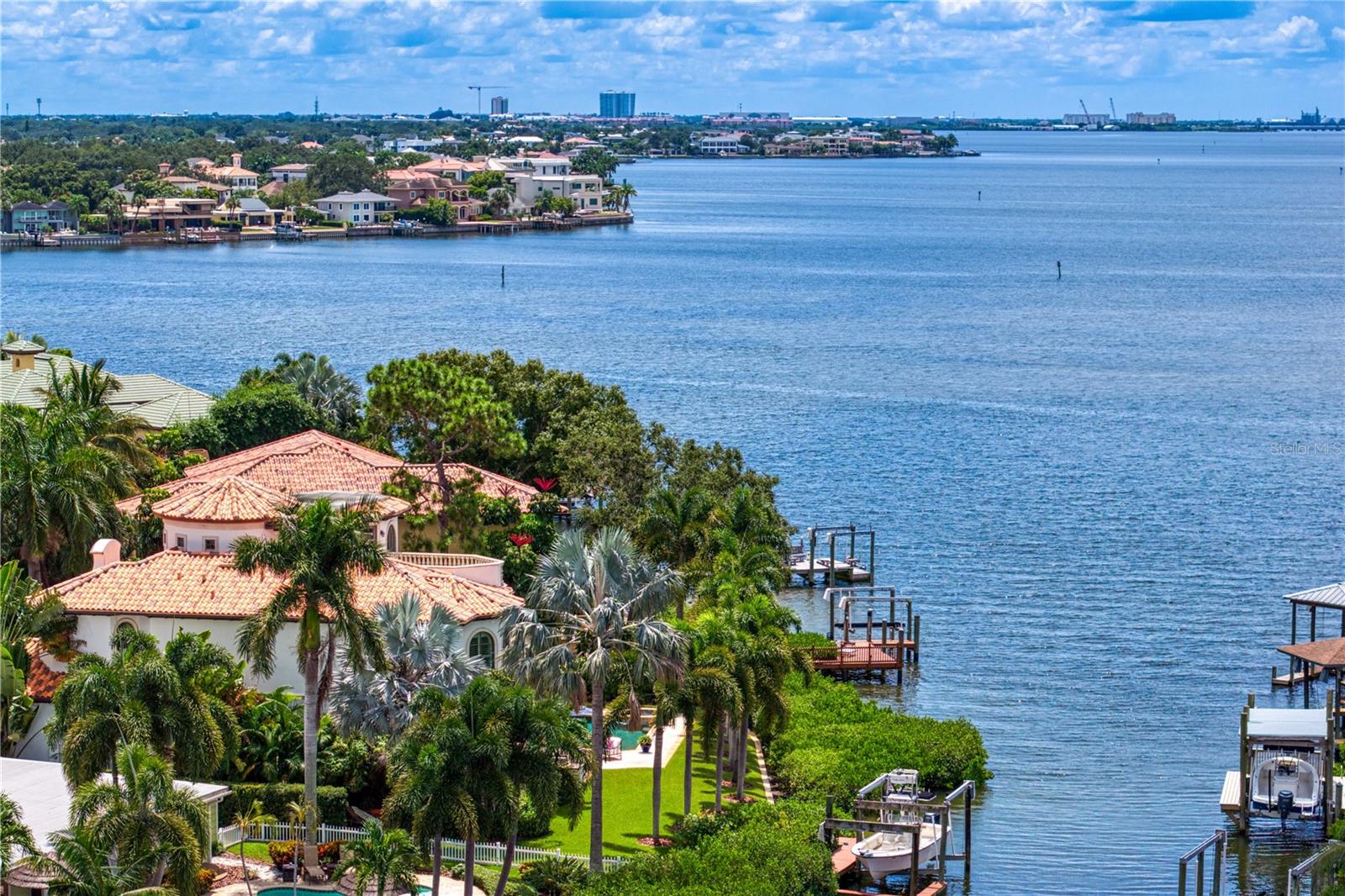 Single Family Residence in TAMPA, FL - Daniel Dourado
