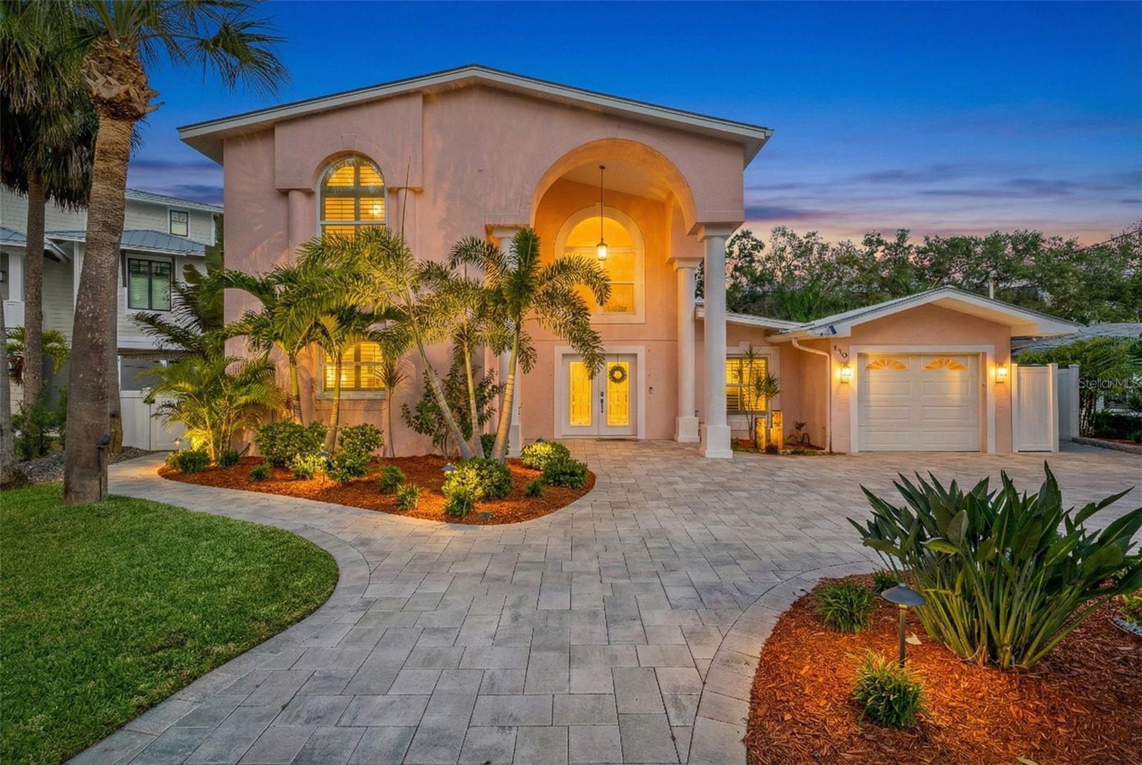 Single Family Residence in DUNEDIN, FL - Daniel Dourado