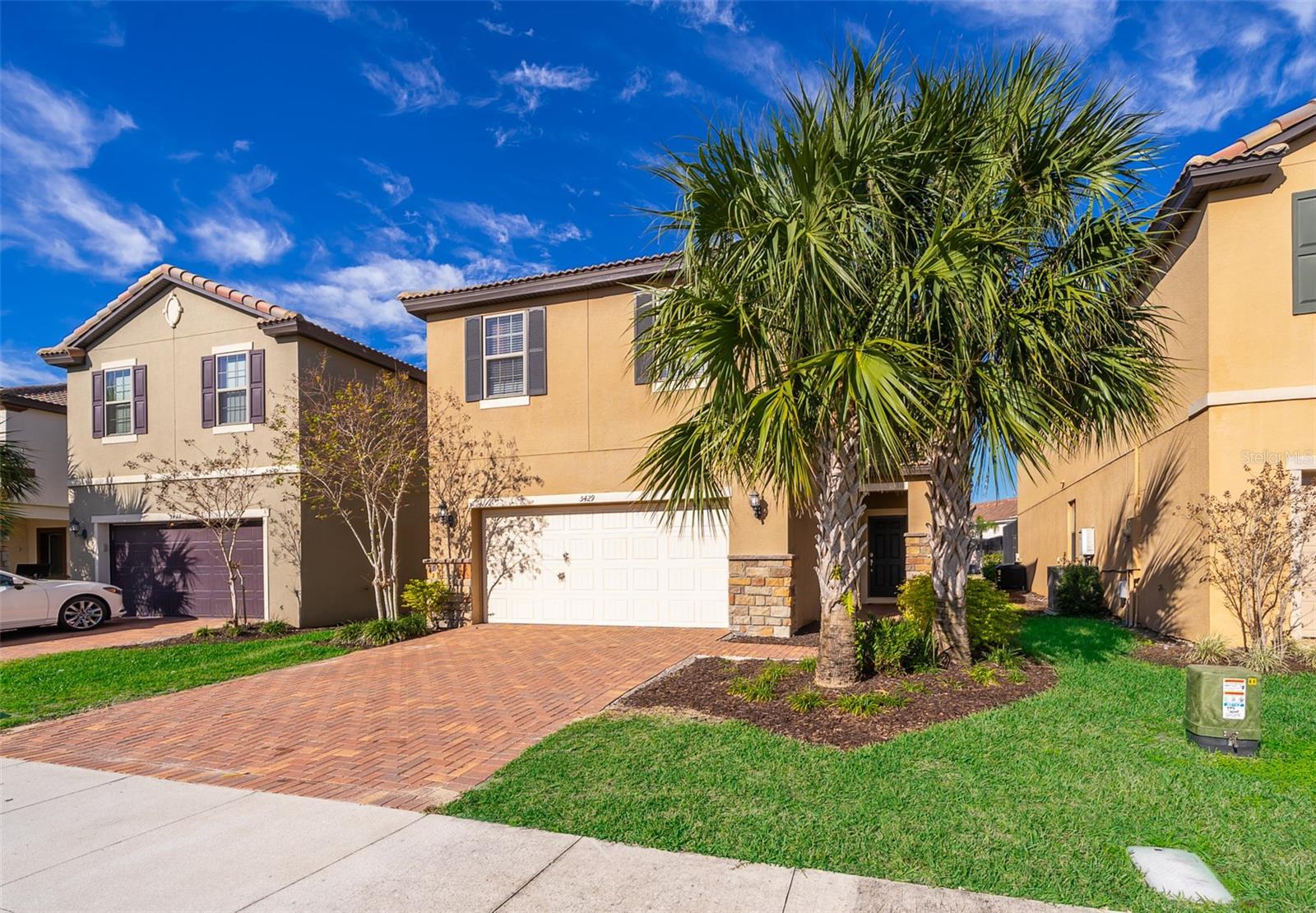 Single Family Residence in DAVENPORT, FL - Daniel Dourado