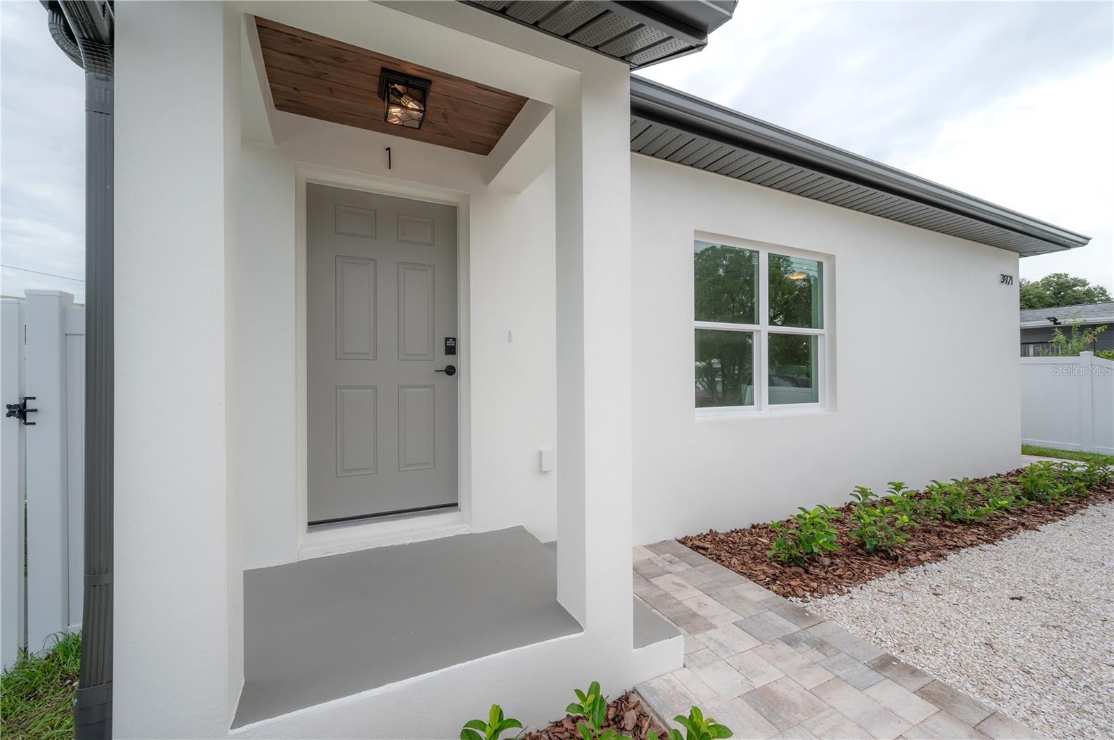 Single Family Residence in TAMPA, FL - Daniel Dourado