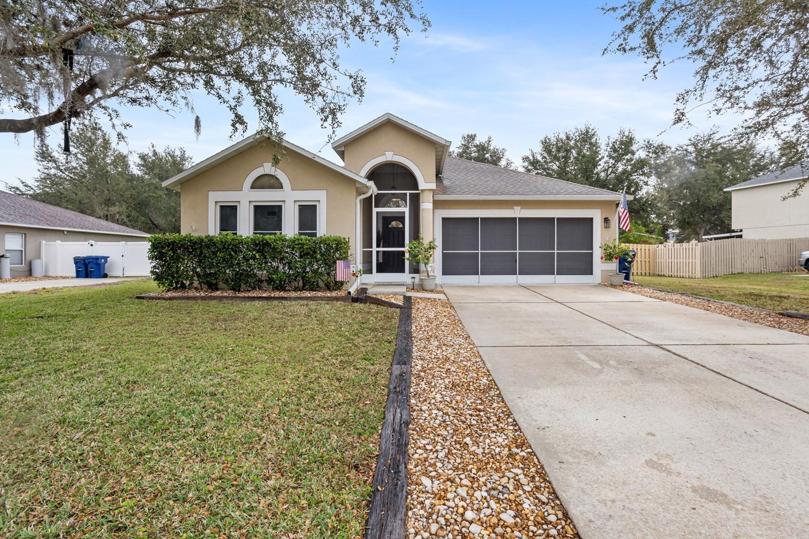 Single Family Residence in GROVELAND, FL - Daniel Dourado