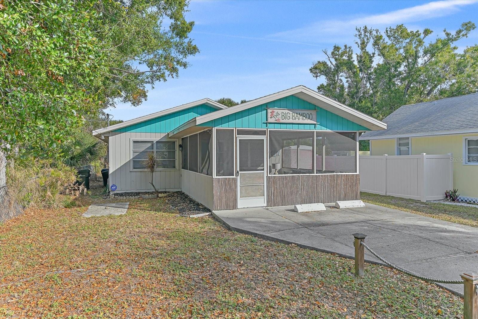 Single Family Residence in NOKOMIS, FL - Daniel Dourado