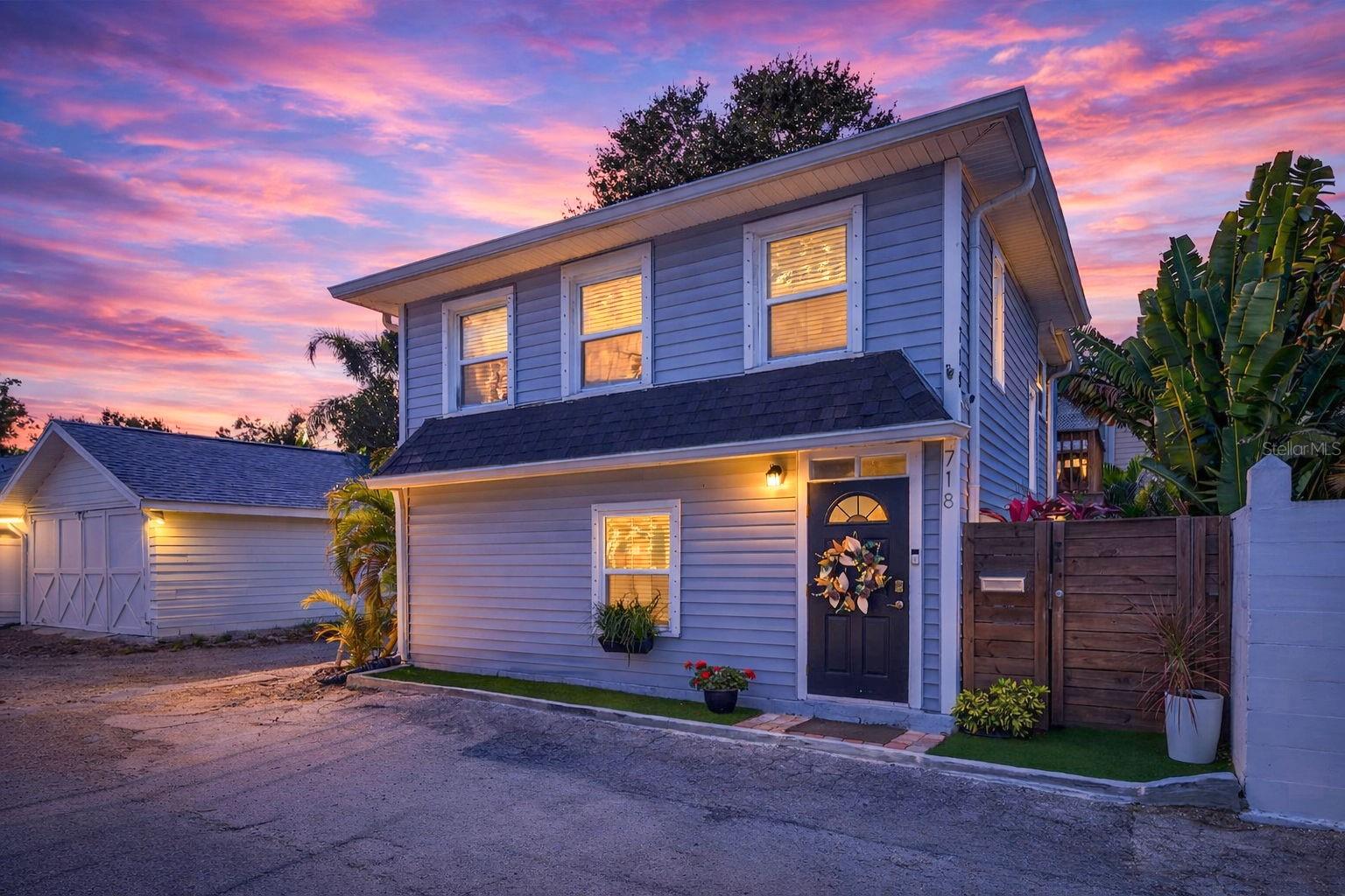 Single Family Residence em ST PETERSBURG, FL - Daniel Dourado