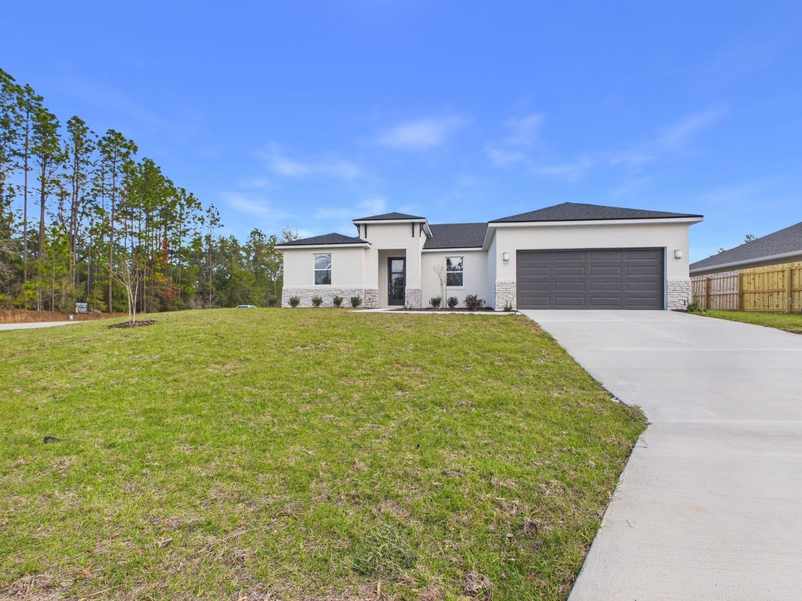 Single Family Residence in OCALA, FL - Daniel Dourado