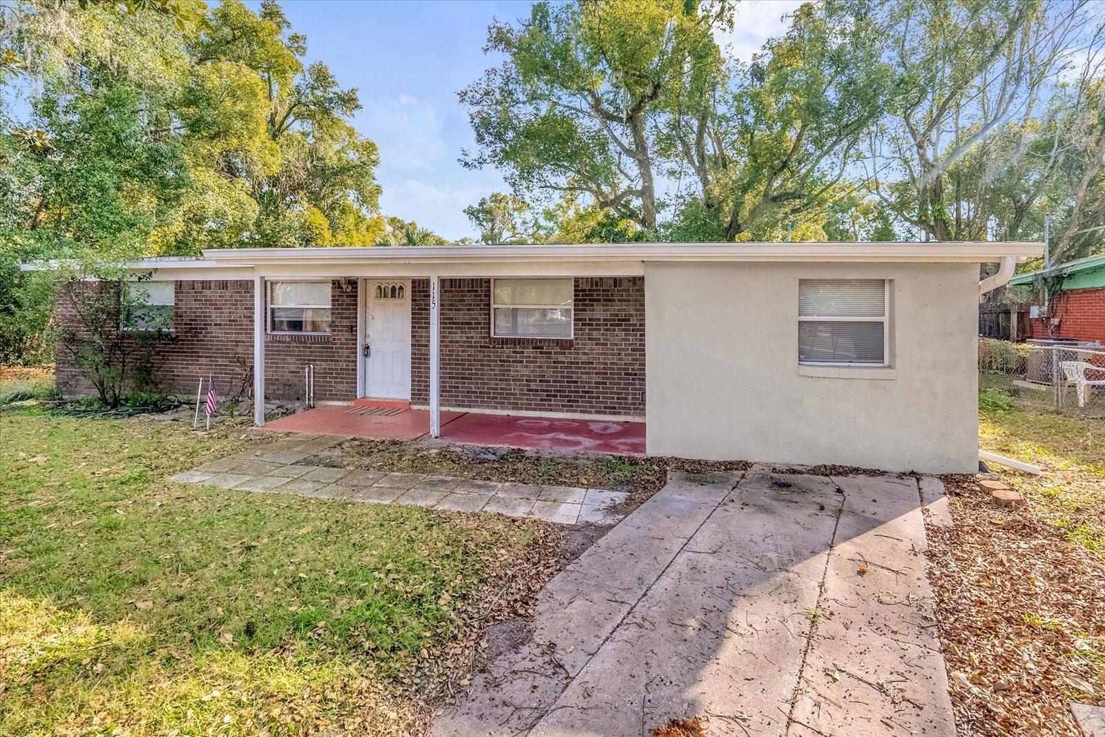 Single Family Residence in ALTAMONTE SPRINGS, FL - Daniel Dourado