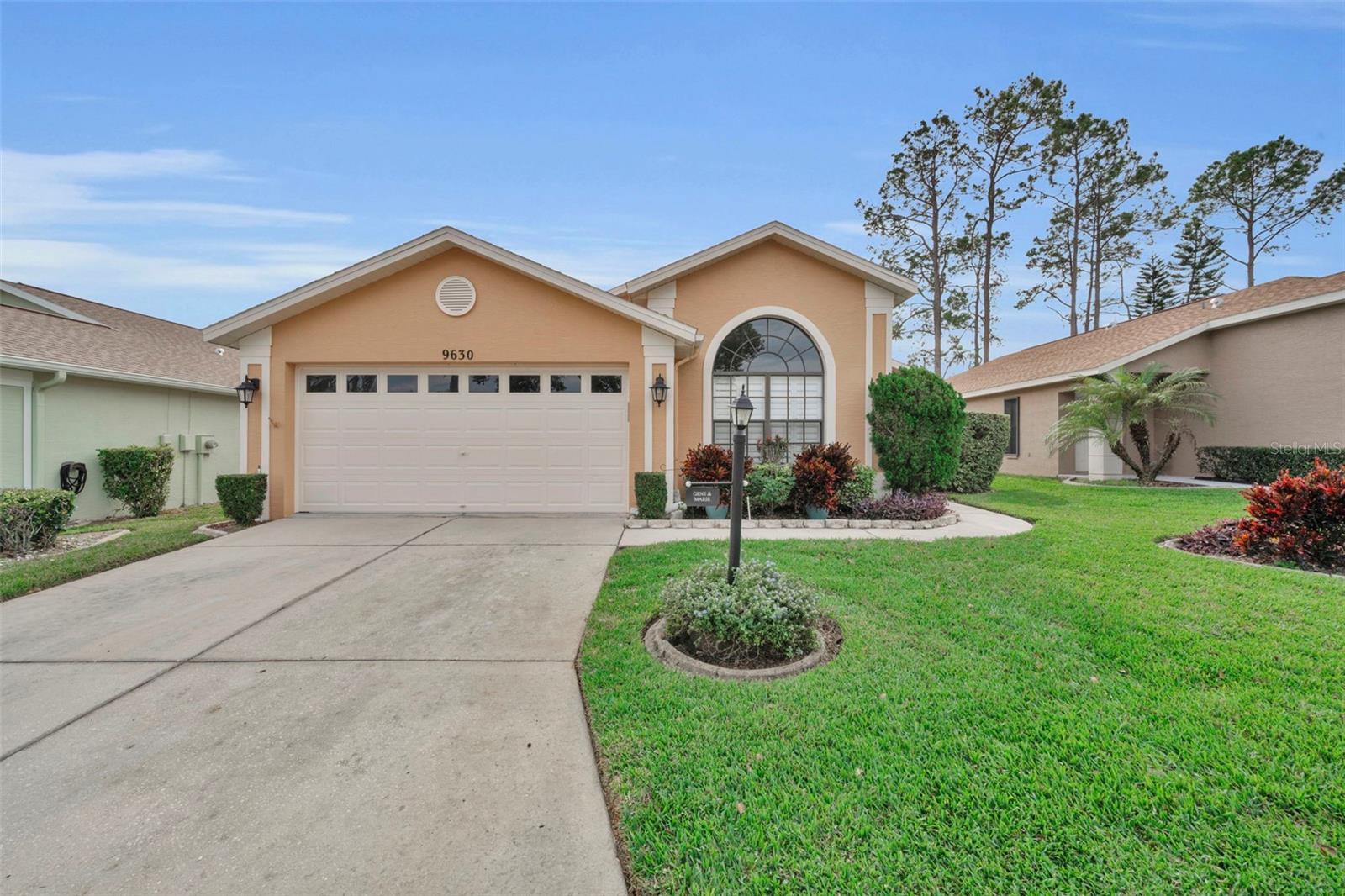 Single Family Residence em NEW PORT RICHEY, FL - Daniel Dourado