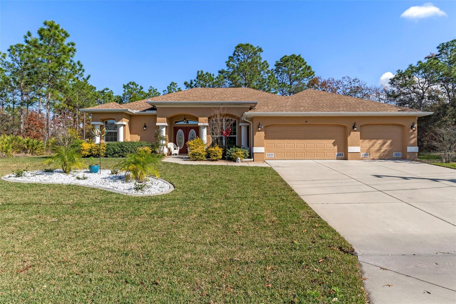 Single Family Residence in HOMOSASSA, FL - Daniel Dourado