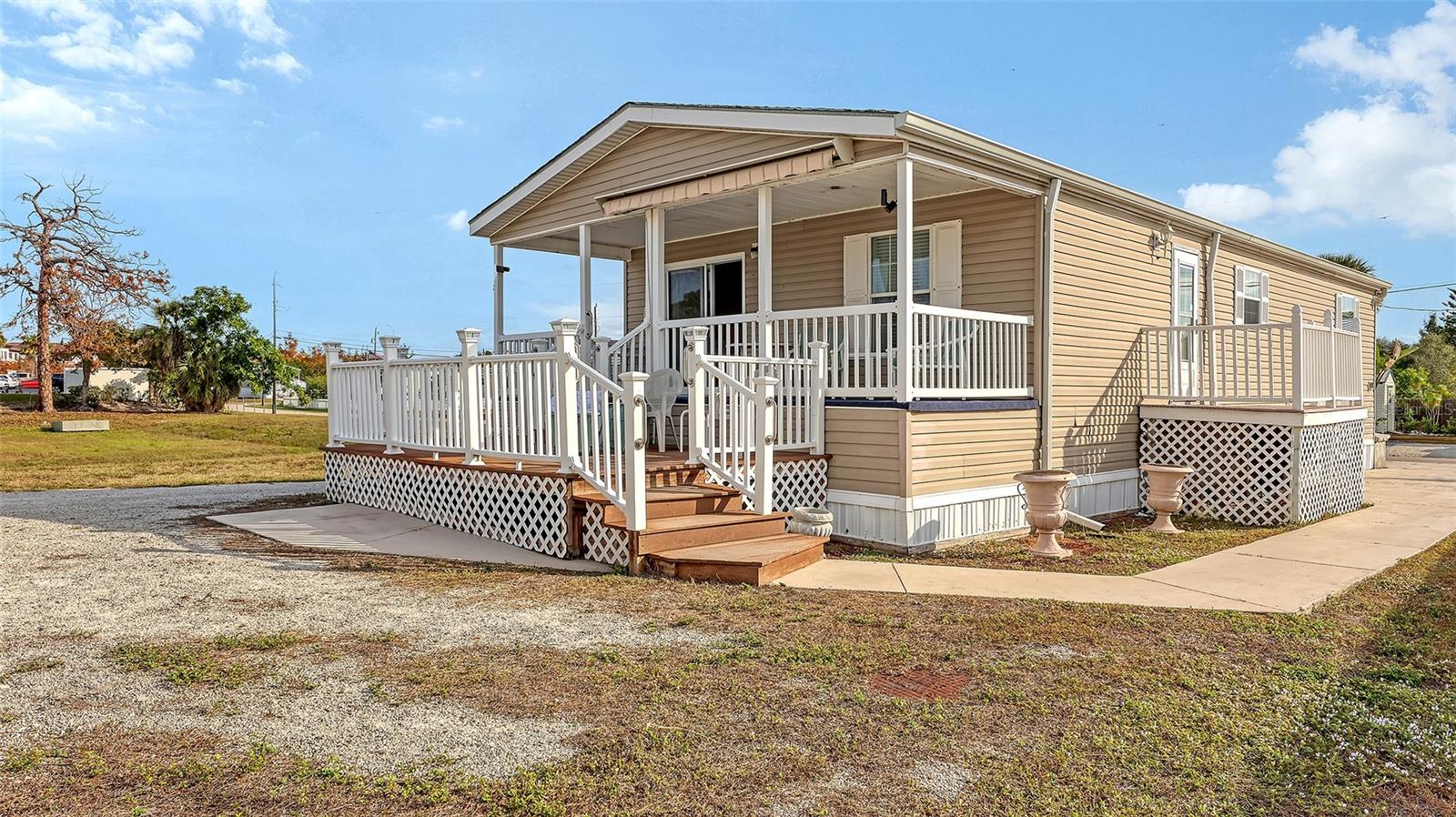 Manufactured Home em VENICE, FL - Daniel Dourado