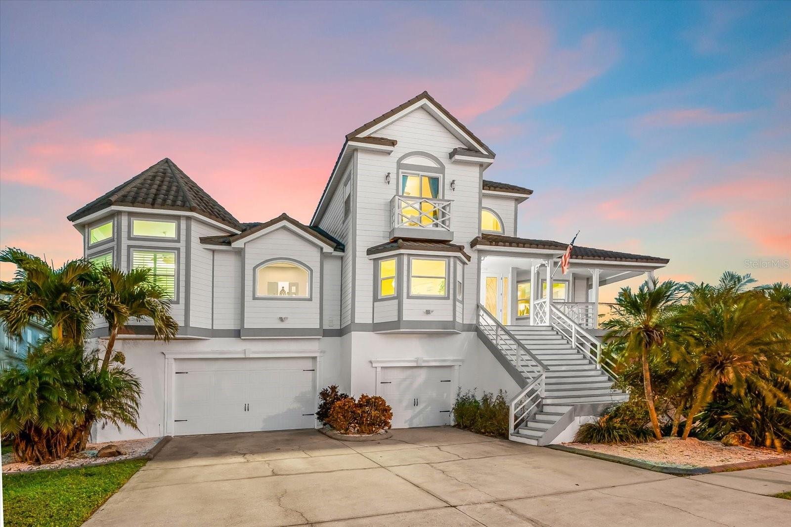 Single Family Residence em TARPON SPRINGS, FL - Daniel Dourado