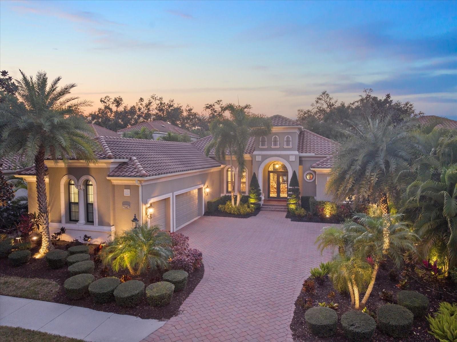 Single Family Residence in LAKEWOOD RANCH, FL - Daniel Dourado