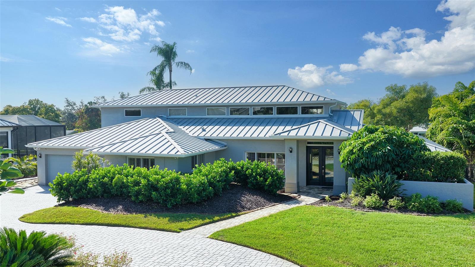 Single Family Residence in SARASOTA, FL - Daniel Dourado