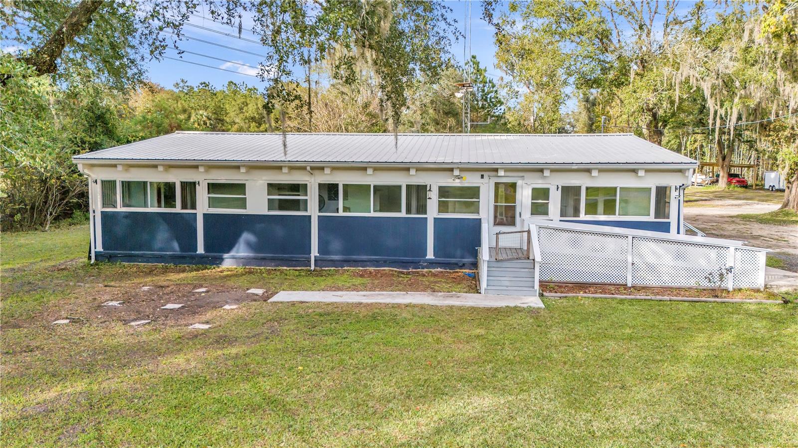 Single Family Residence em FORT MC COY, FL - Daniel Dourado