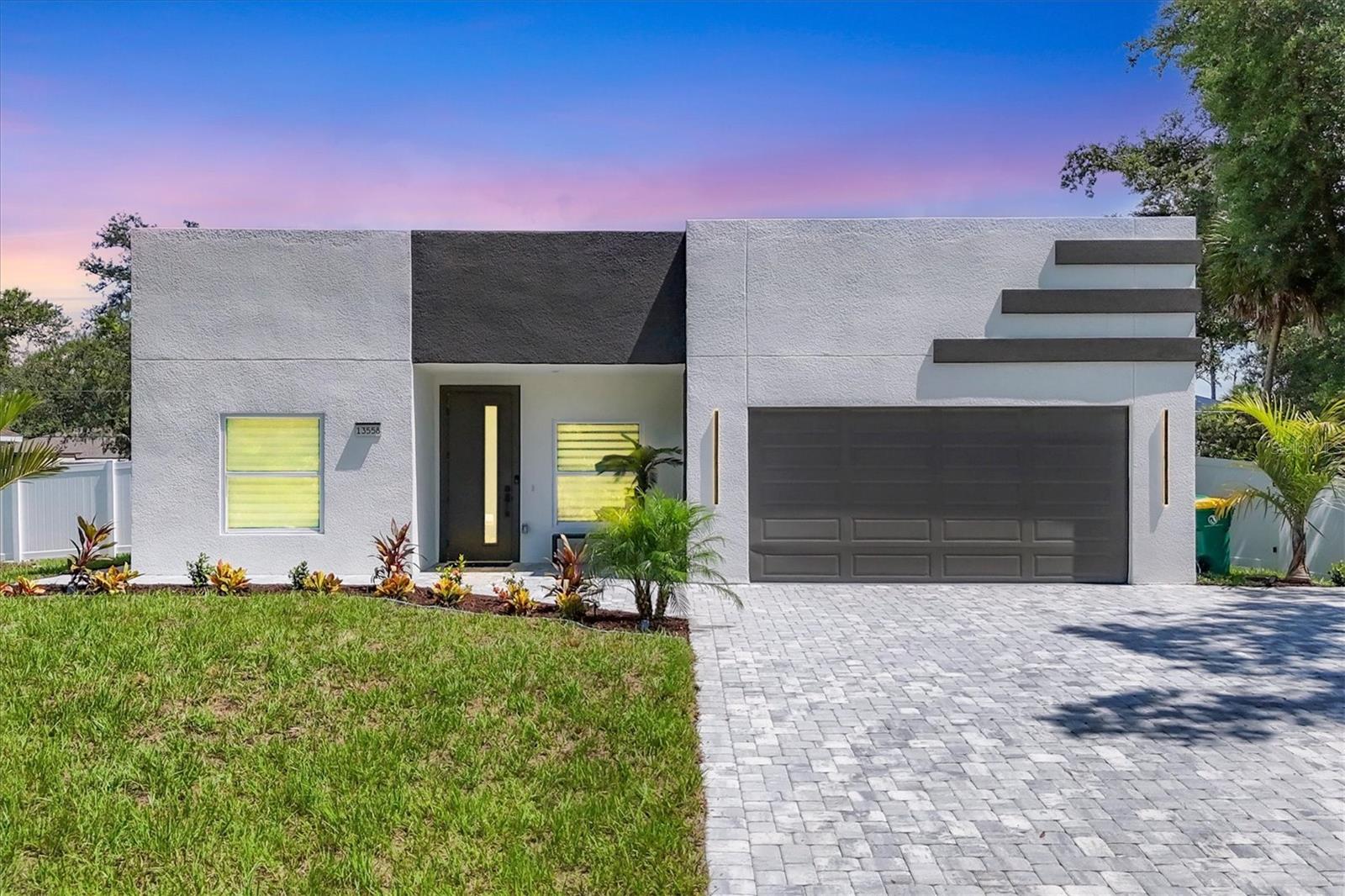 Single Family Residence em PORT CHARLOTTE, FL - Daniel Dourado