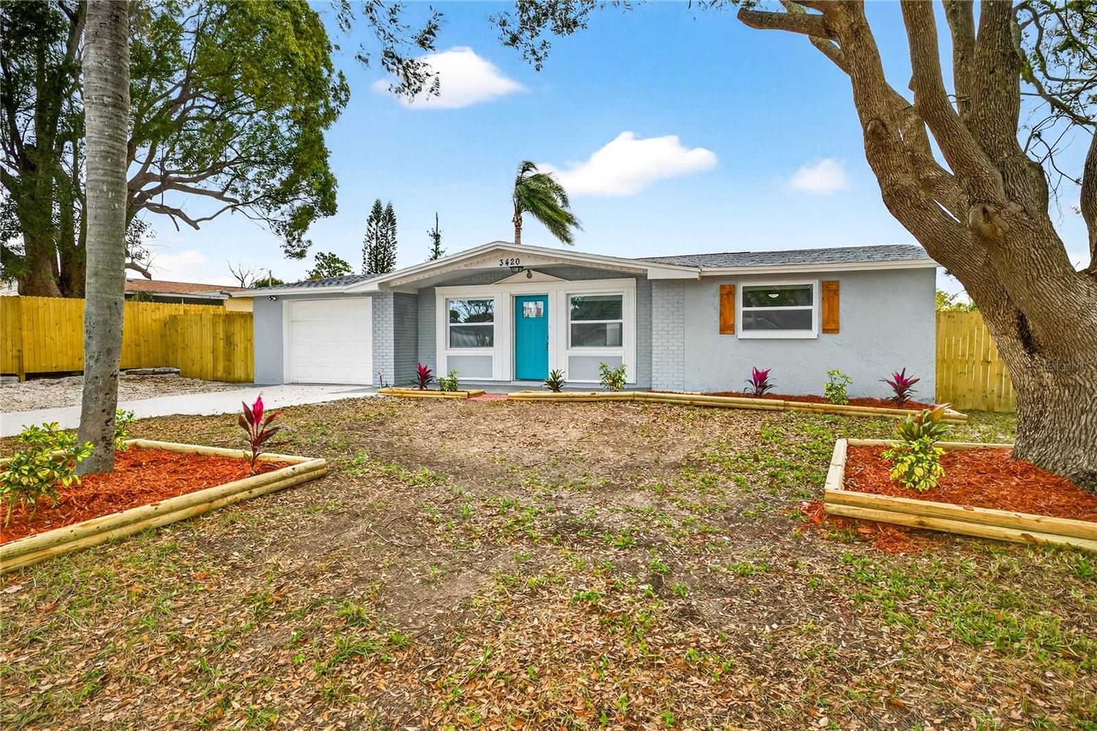 Single Family Residence in HOLIDAY, FL - Daniel Dourado