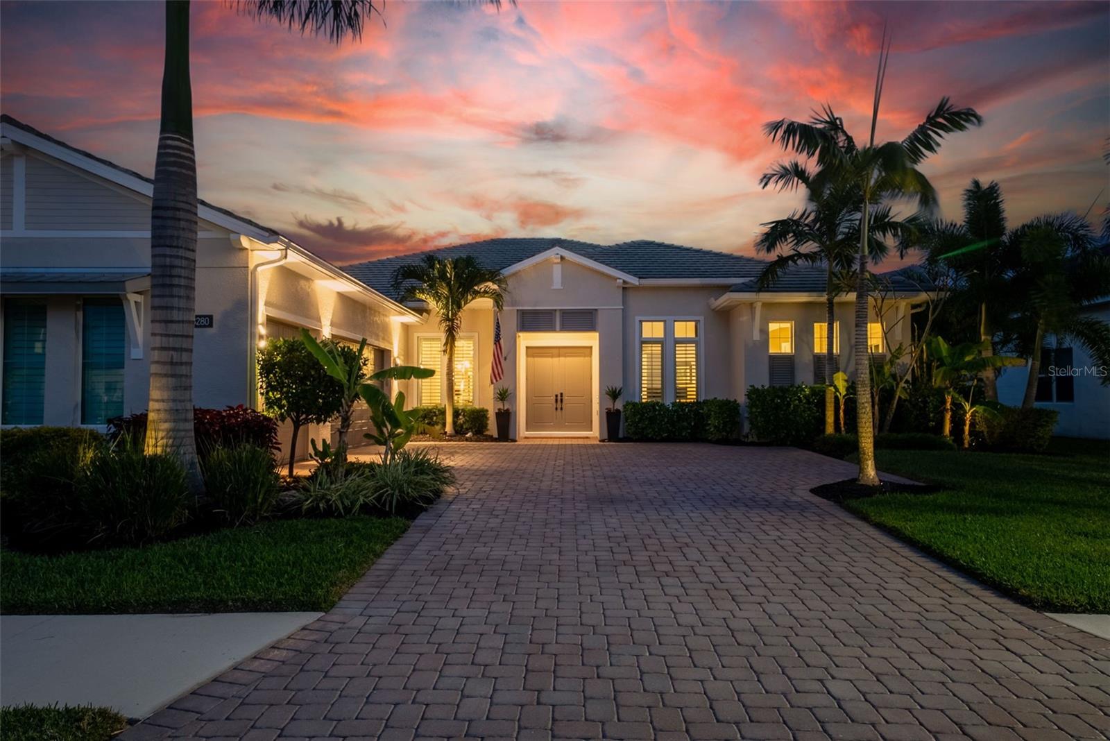 Single Family Residence in LAKEWOOD RANCH, FL - Daniel Dourado