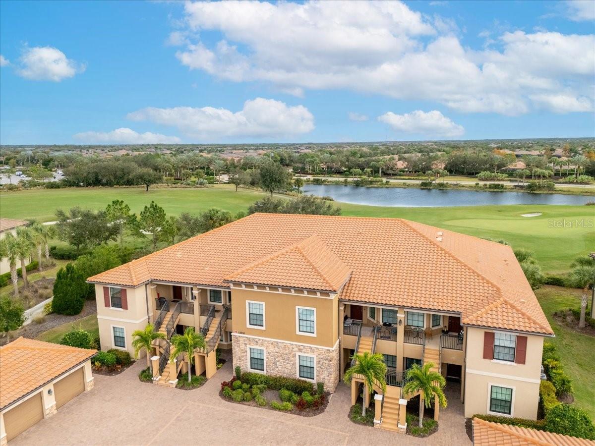 Condominium in LAKEWOOD RANCH, FL - Daniel Dourado
