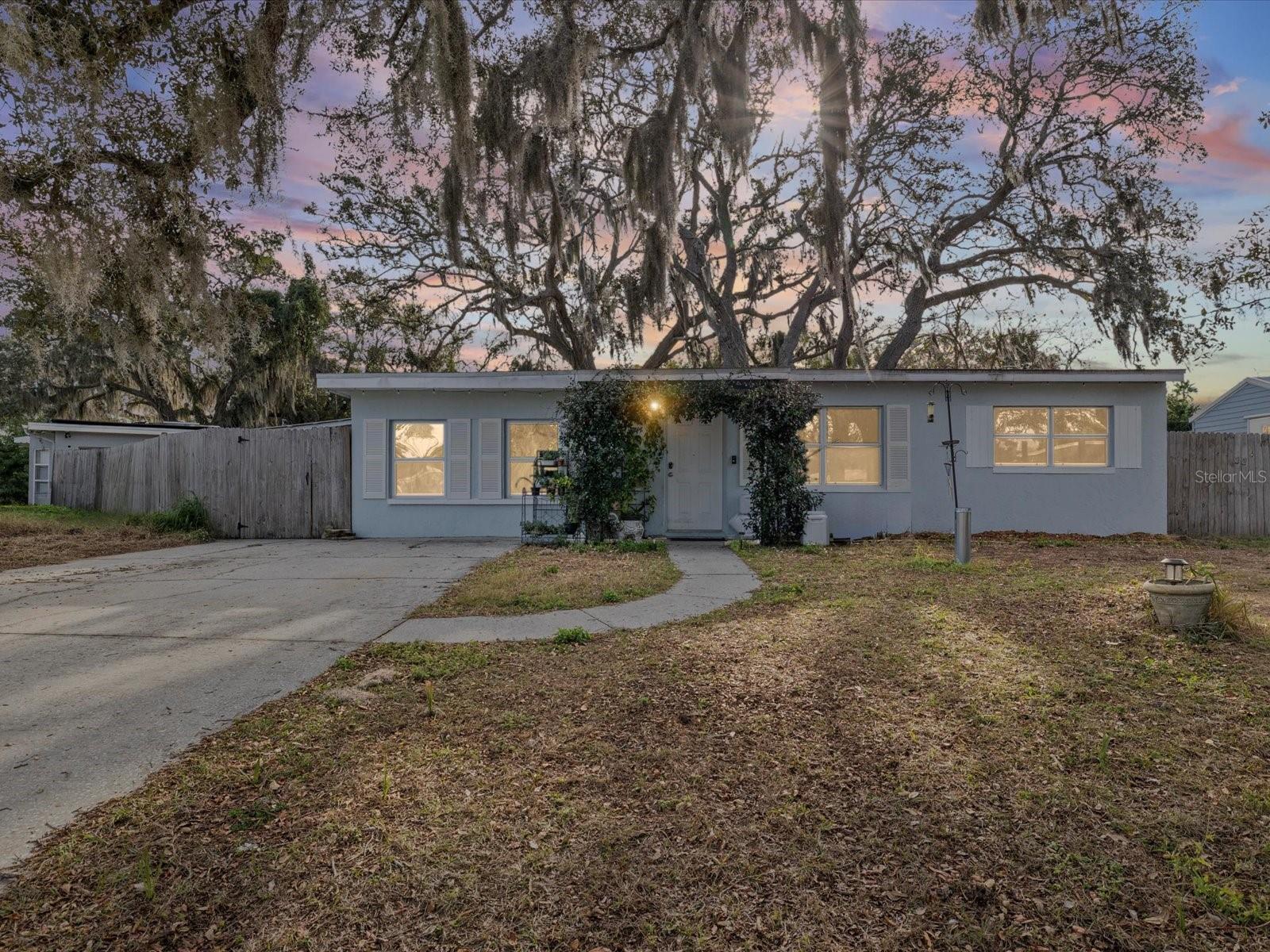 Single Family Residence em NEW PORT RICHEY, FL - Daniel Dourado