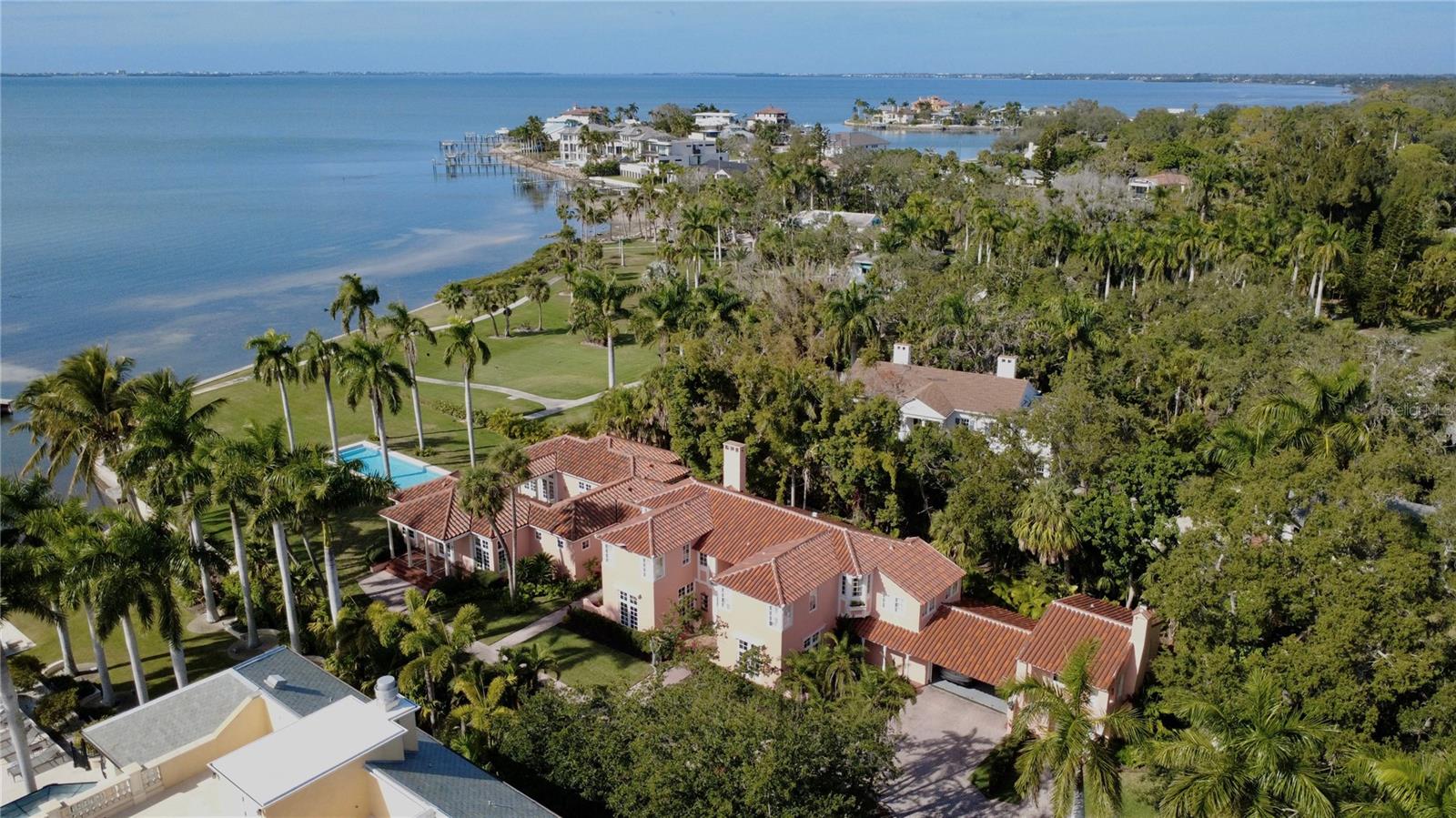 Single Family Residence in SARASOTA, FL - Daniel Dourado