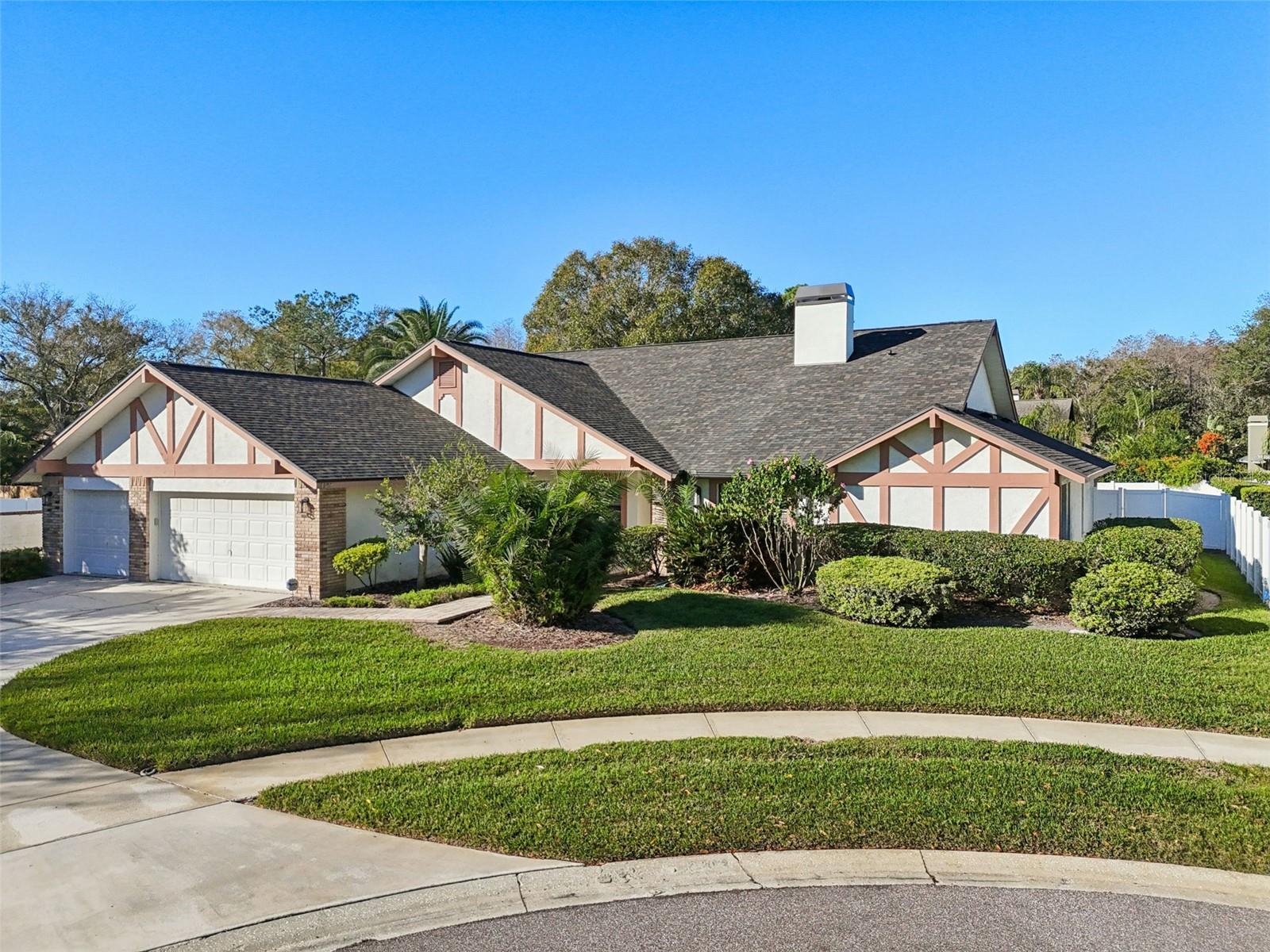 Single Family Residence in TAMPA, FL - Daniel Dourado