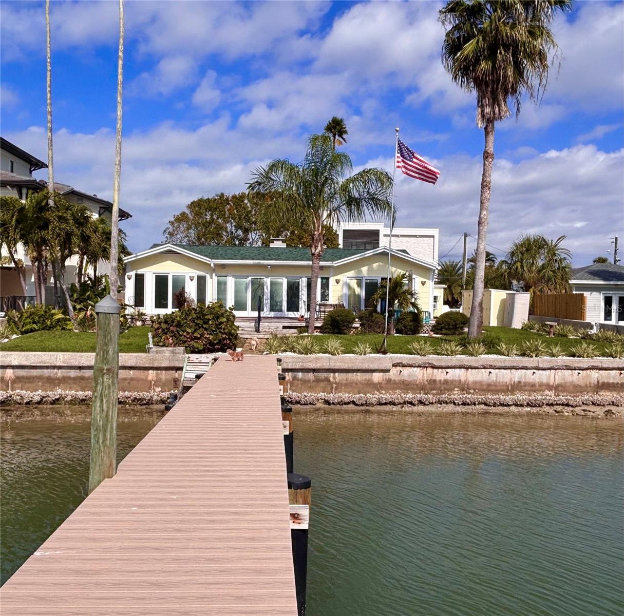 Single Family Residence in CLEARWATER BEACH, FL - Daniel Dourado
