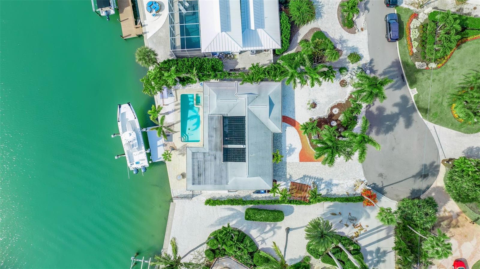 Single Family Residence in NOKOMIS, FL - Daniel Dourado
