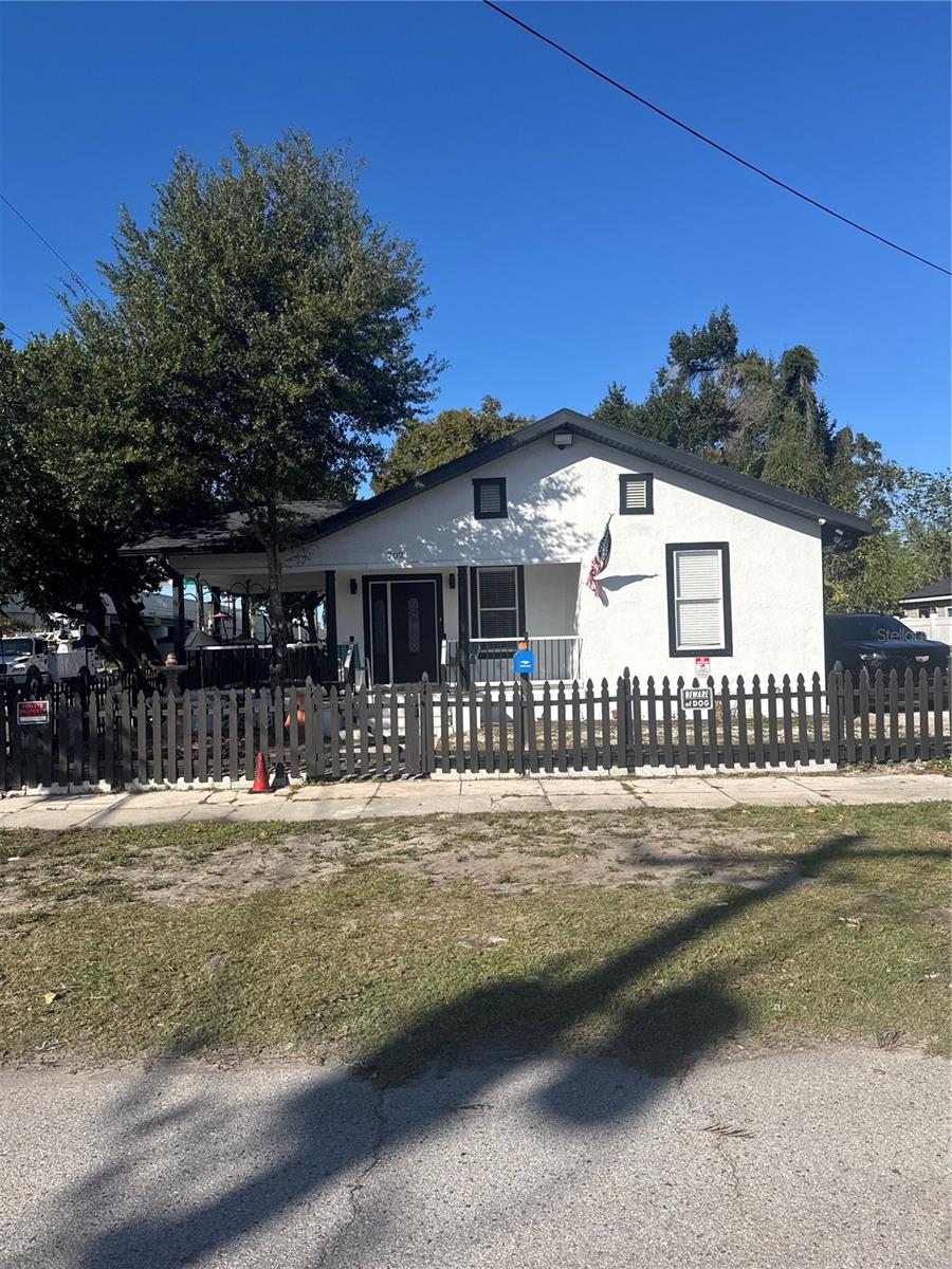 Single Family Residence in TAMPA, FL - Daniel Dourado