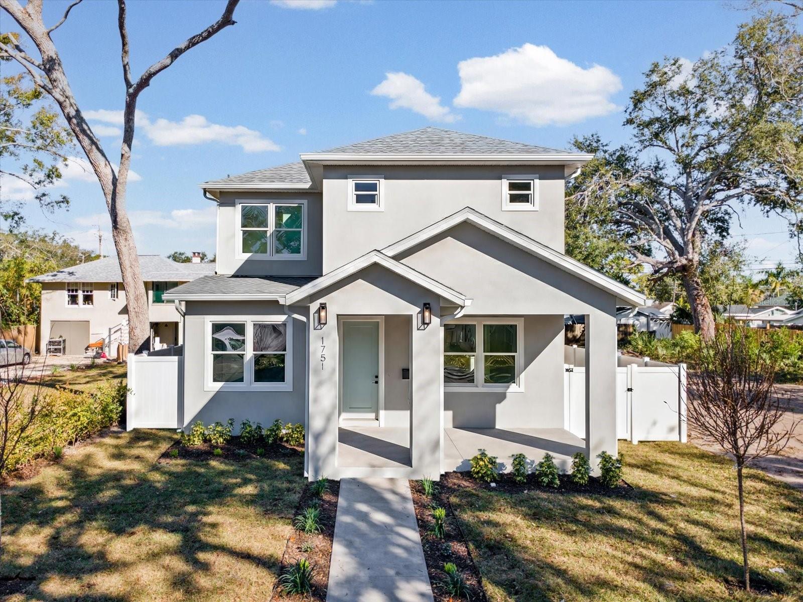 Single Family Residence em ST PETERSBURG, FL - Daniel Dourado