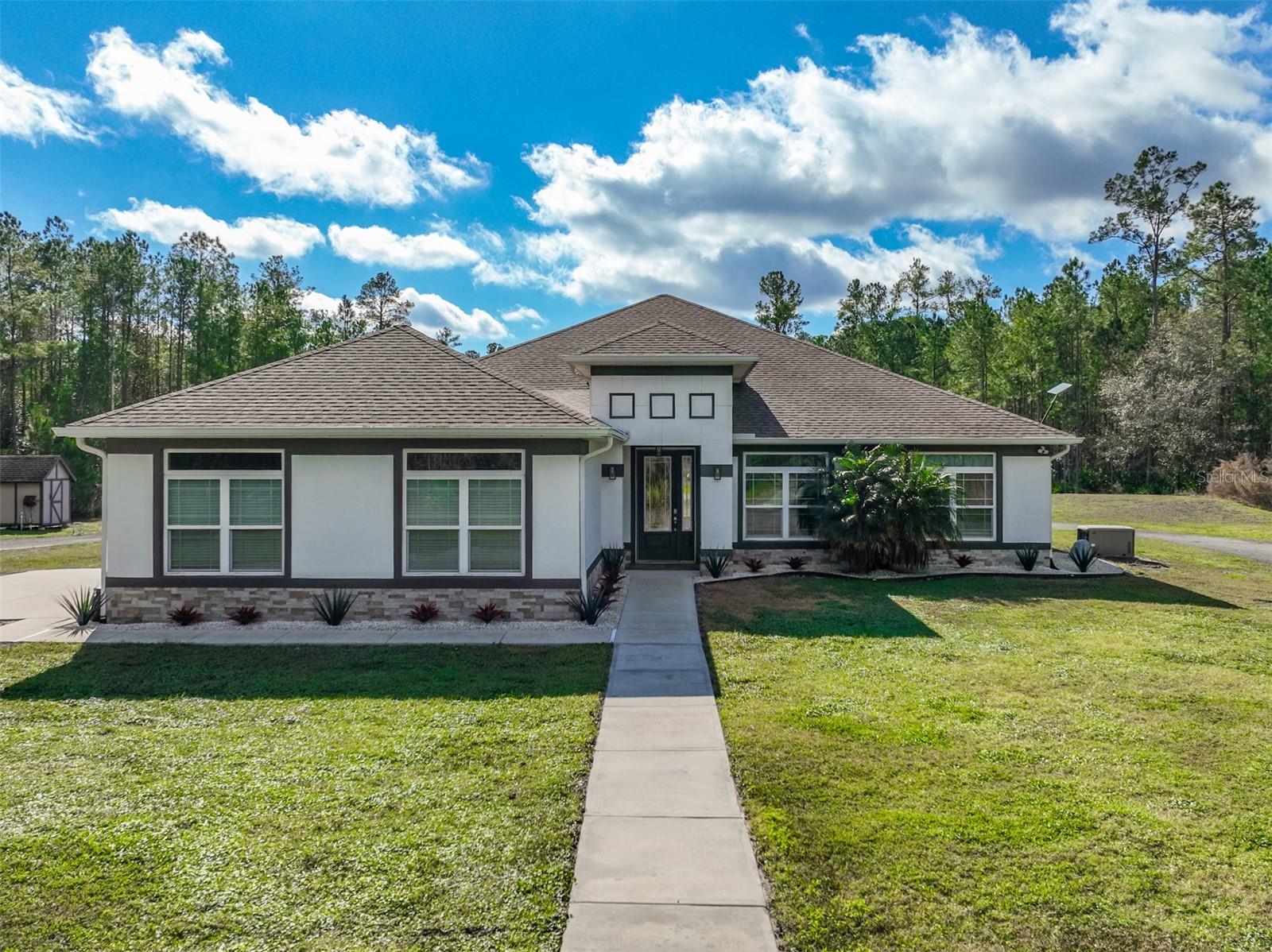 Single Family Residence in BUNNELL, FL - Daniel Dourado