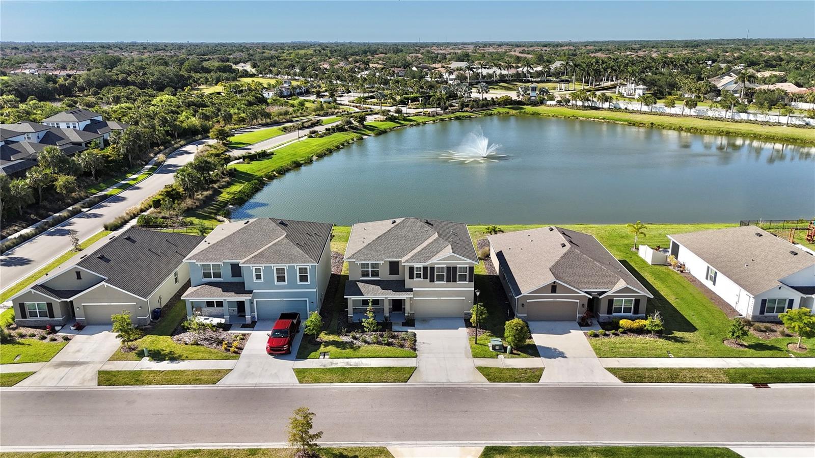 Single Family Residence in SARASOTA, FL - Daniel Dourado