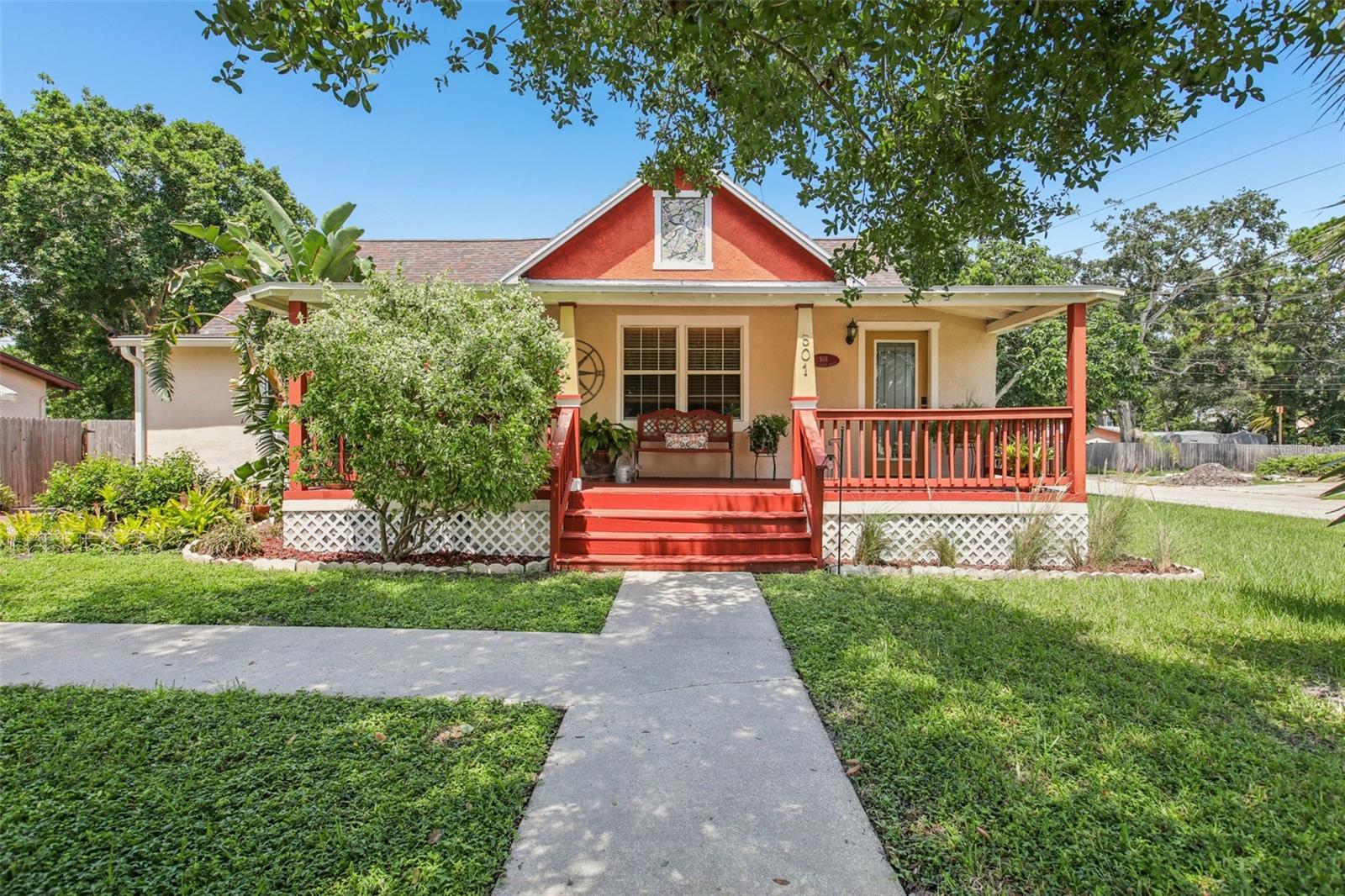 Single Family Residence em ST PETERSBURG, FL - Daniel Dourado