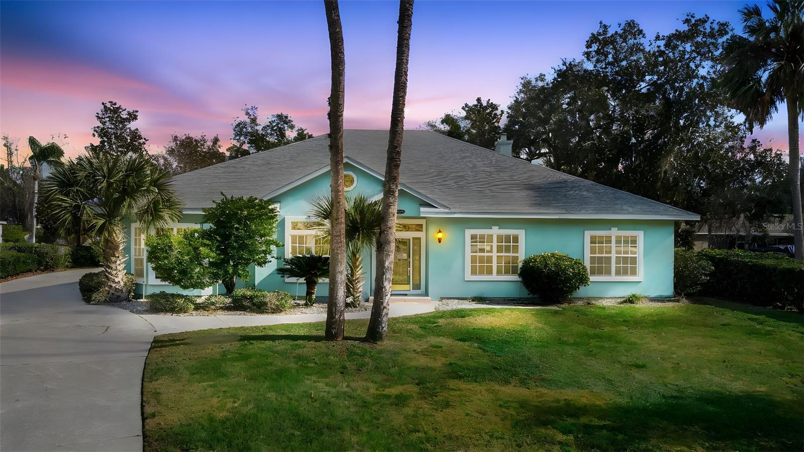 Single Family Residence in DELAND, FL - Daniel Dourado