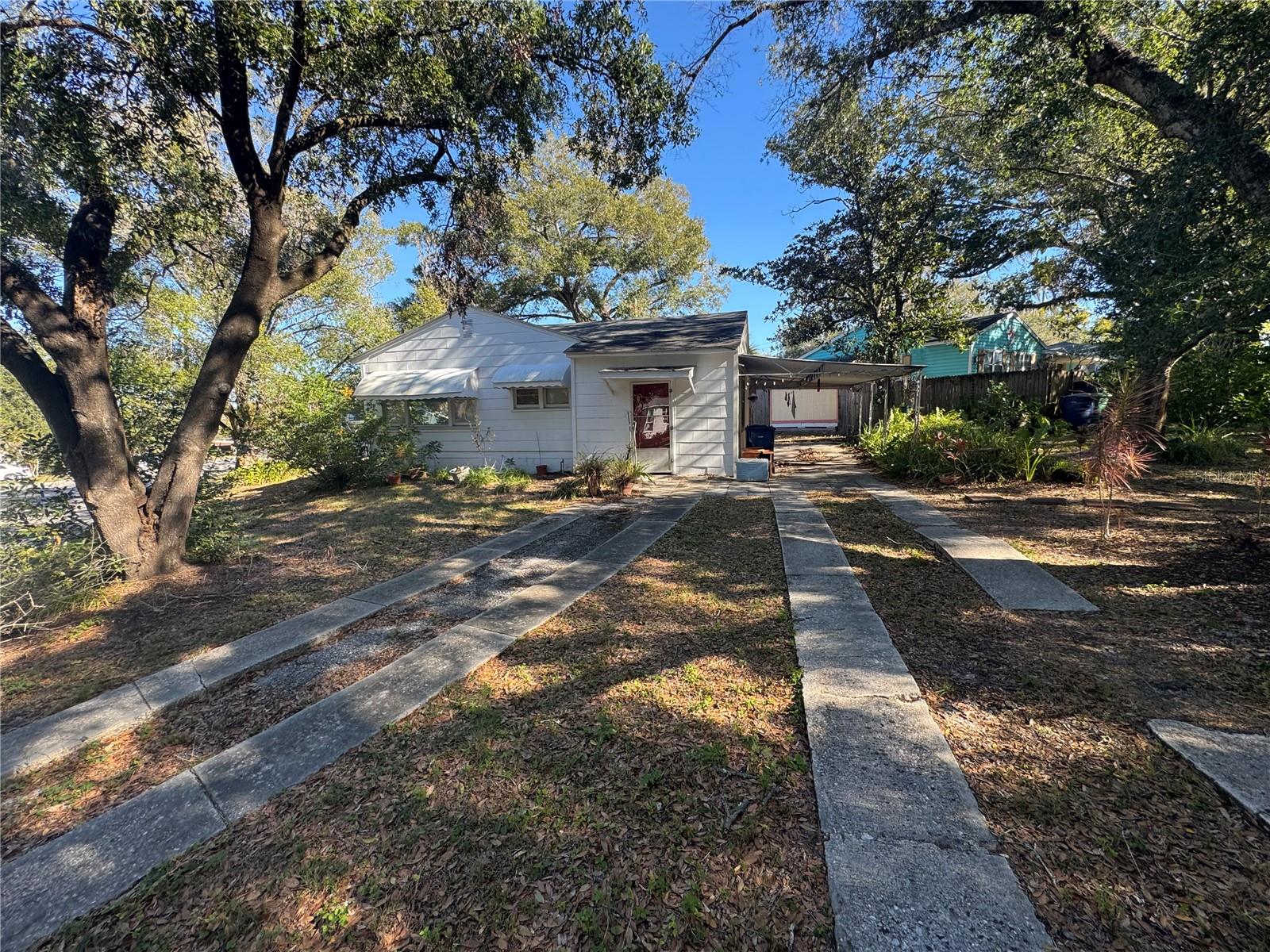 Single Family Residence in TAMPA, FL - Daniel Dourado