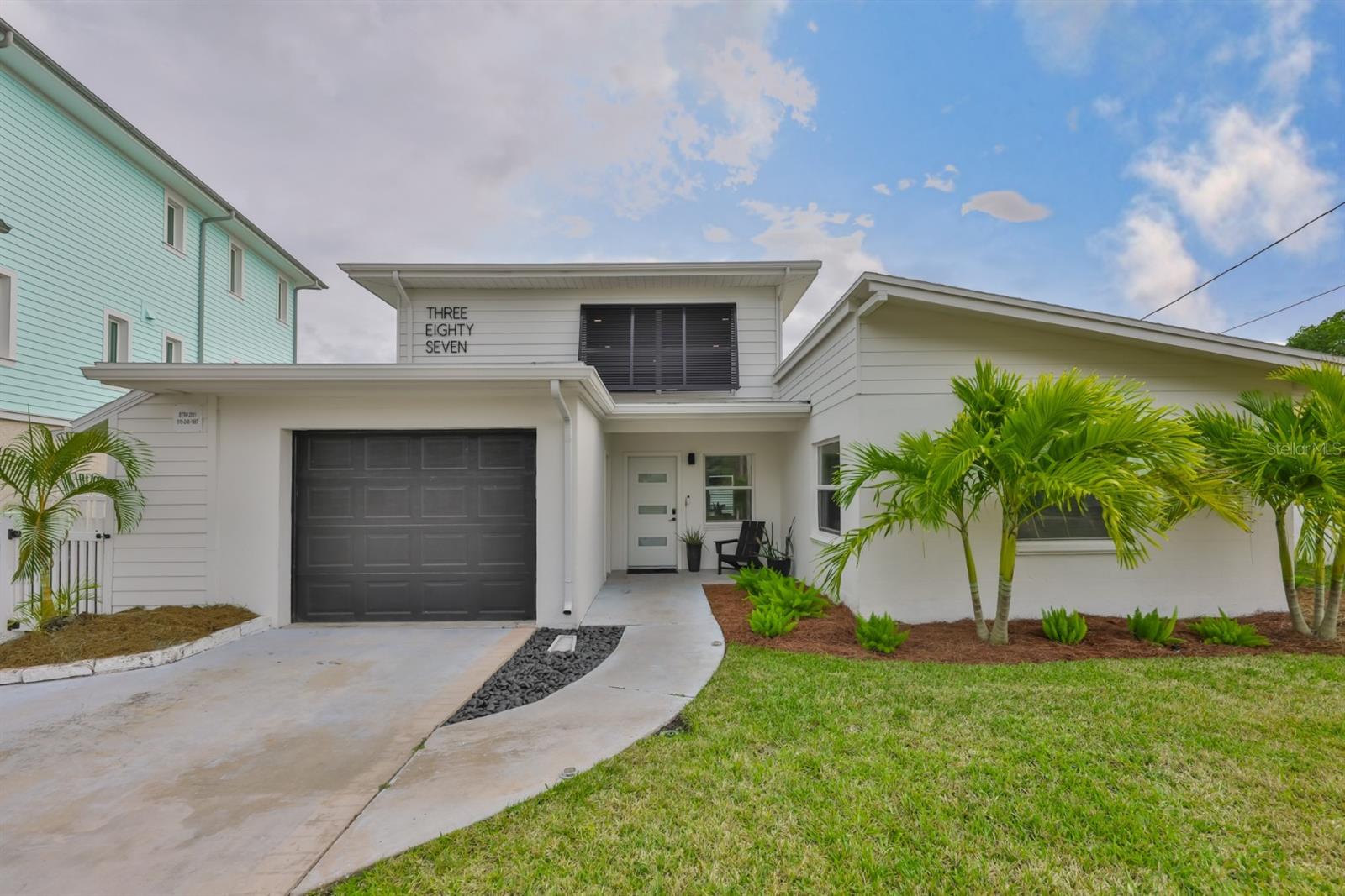Single Family Residence in INDIAN ROCKS BEACH, FL - Daniel Dourado