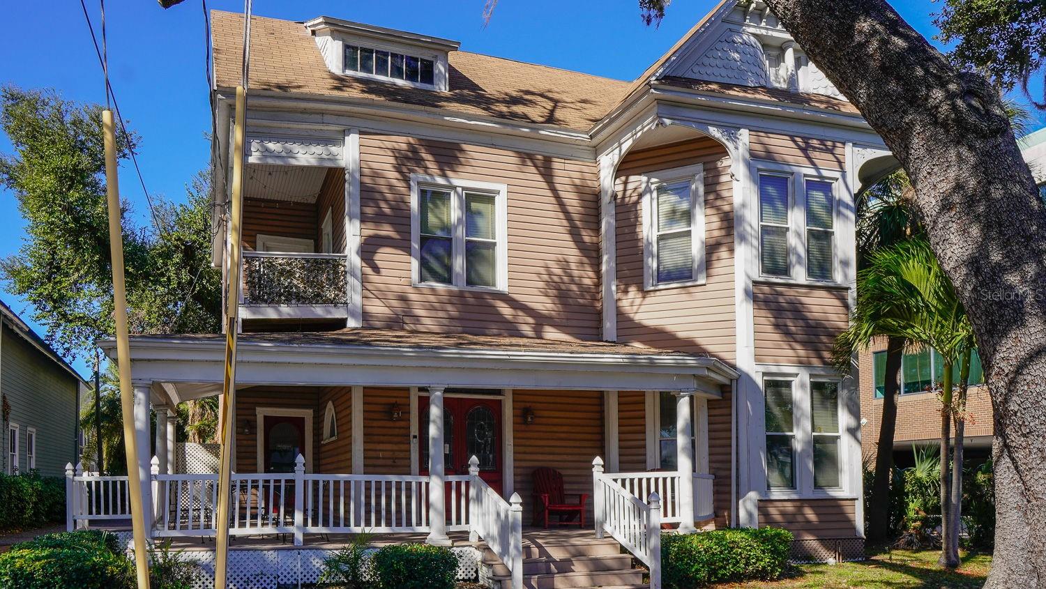 Single Family Residence in TAMPA, FL - Daniel Dourado