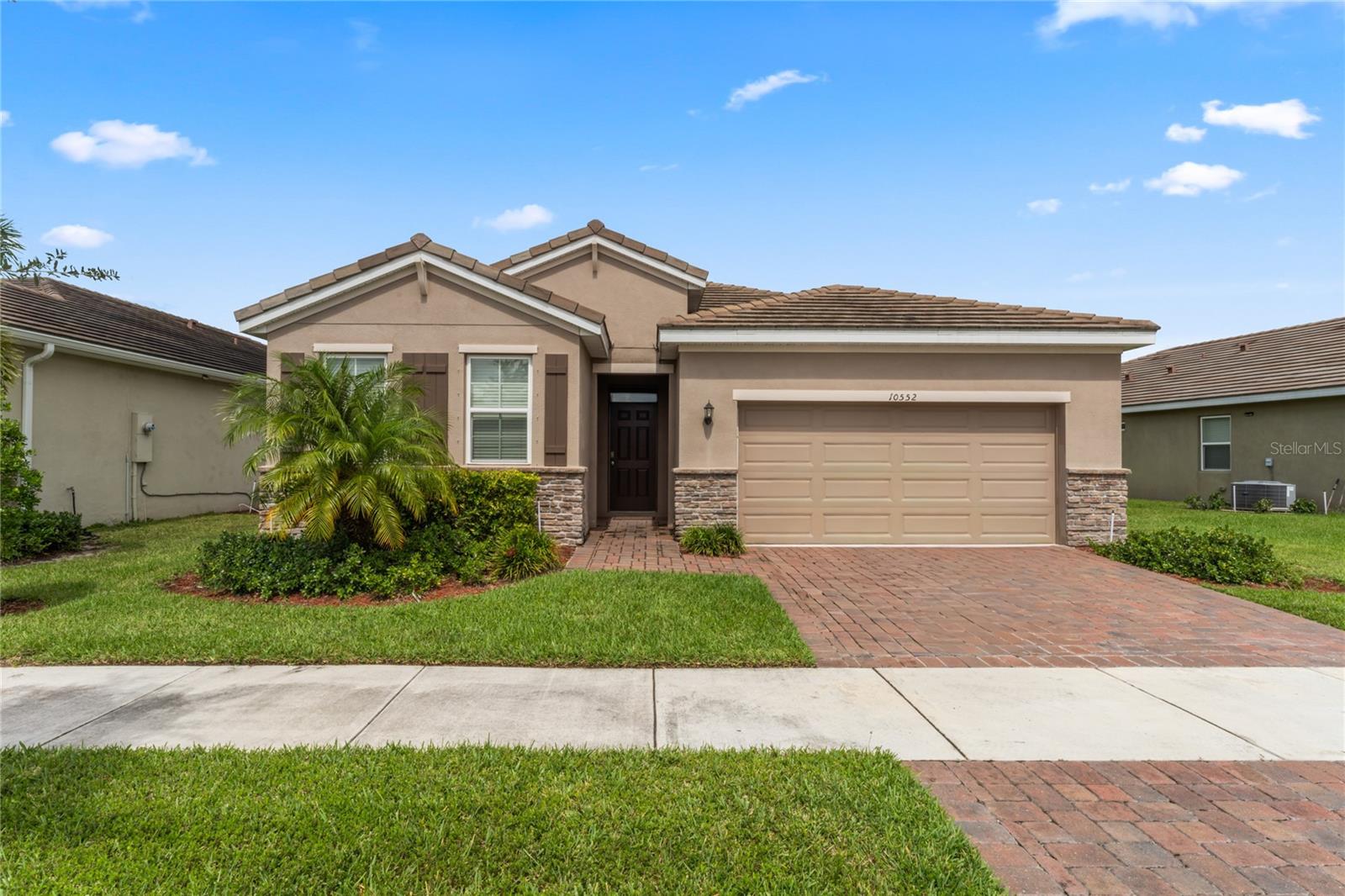 Single Family Residence in PORT ST LUCIE, FL - Daniel Dourado