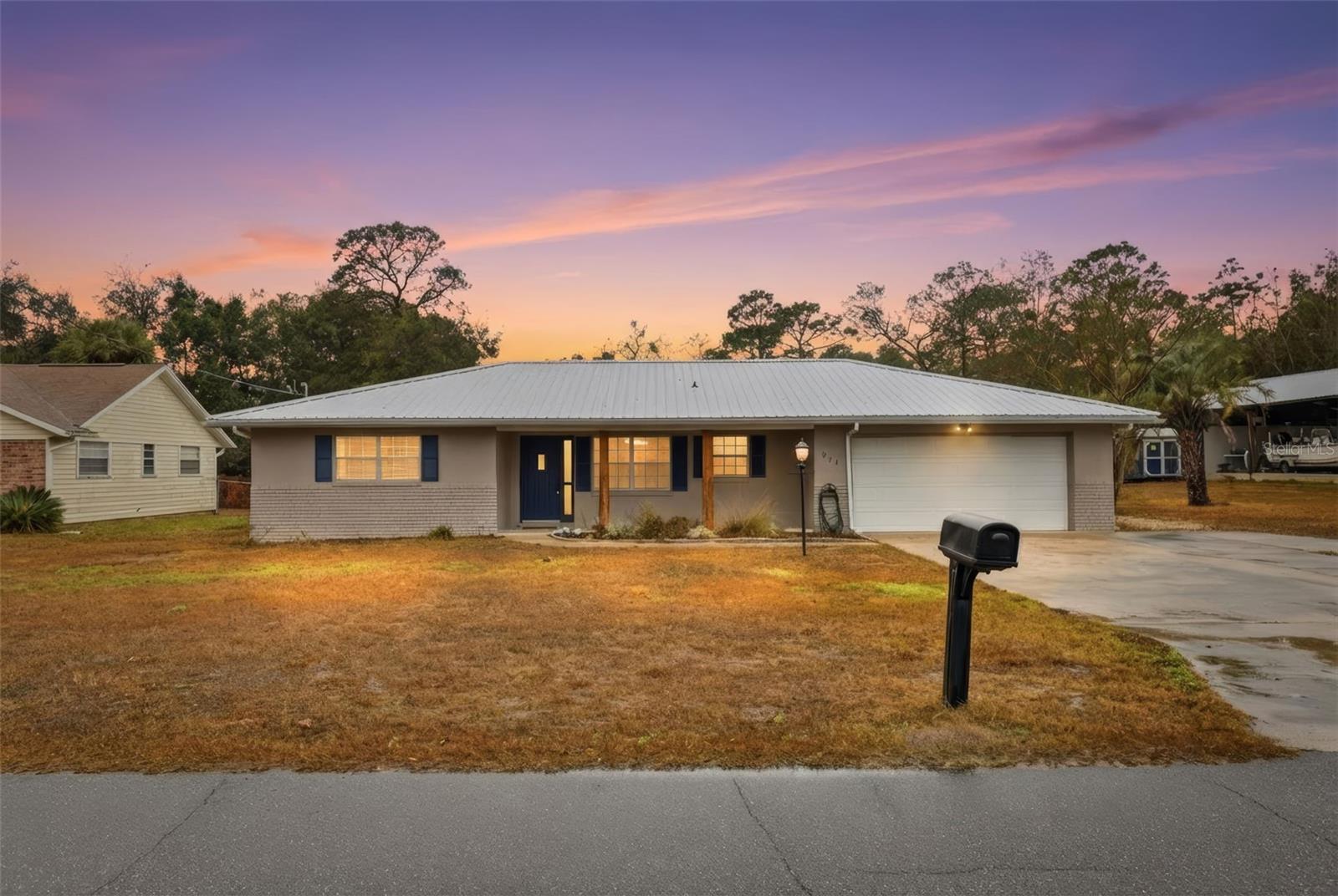 Single Family Residence in CRYSTAL RIVER, FL - Daniel Dourado