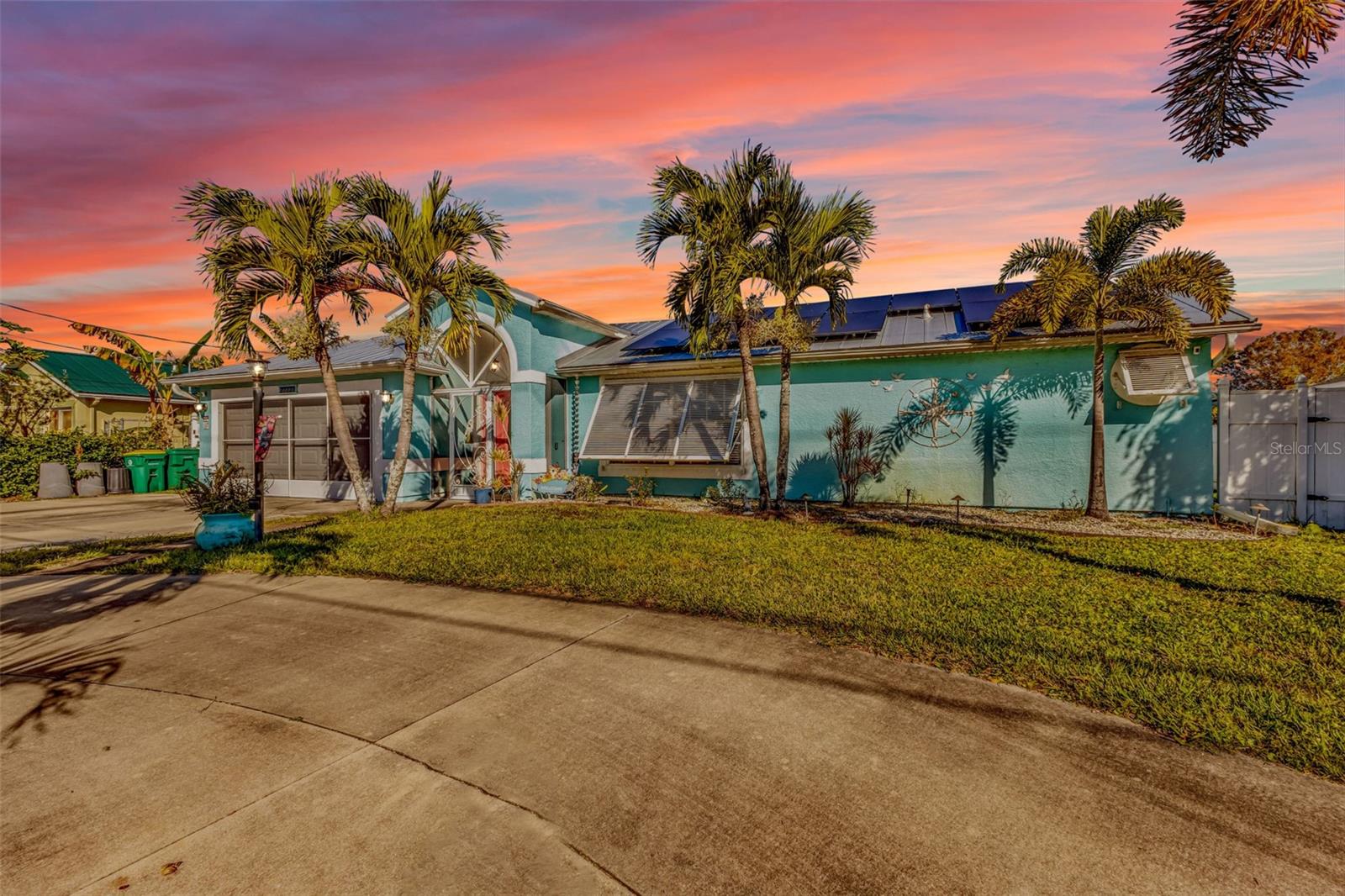 Single Family Residence em PORT CHARLOTTE, FL - Daniel Dourado