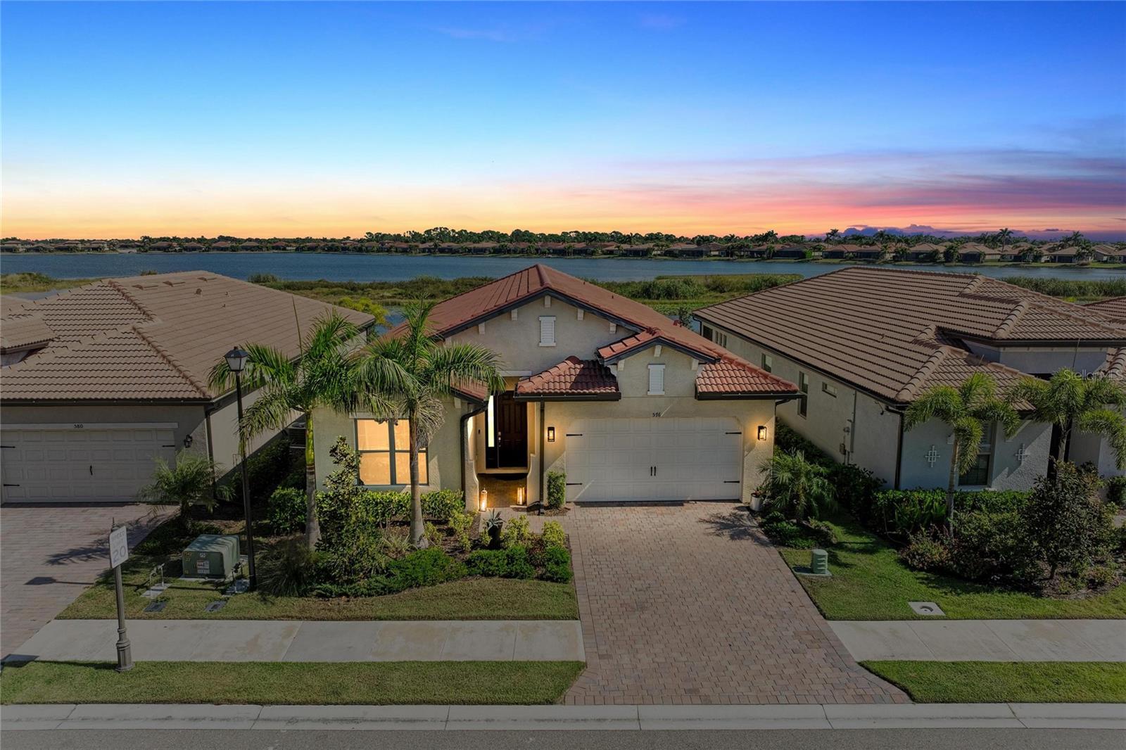 Single Family Residence in NOKOMIS, FL - Daniel Dourado