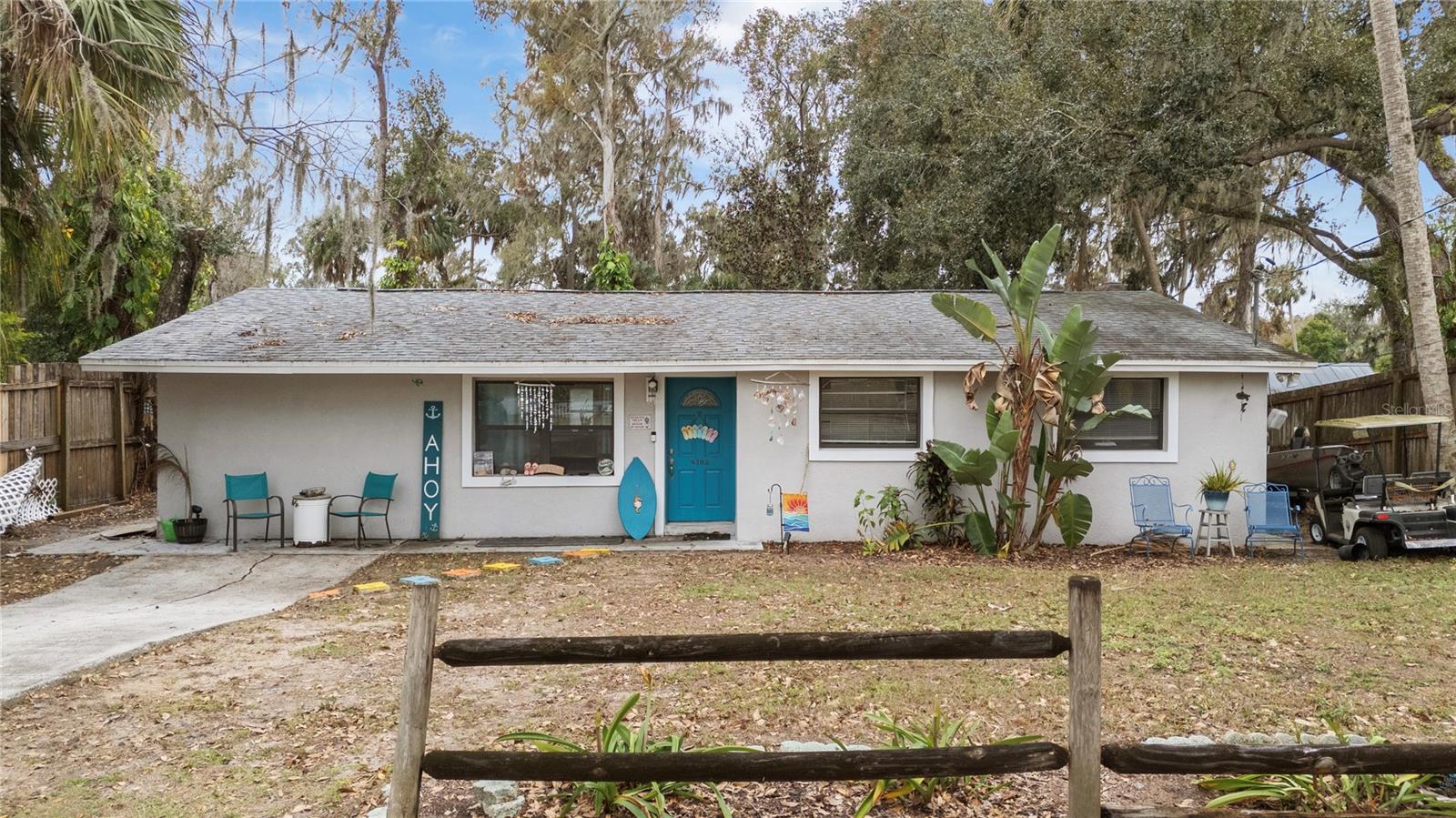 Single Family Residence in BRANDON, FL - Daniel Dourado